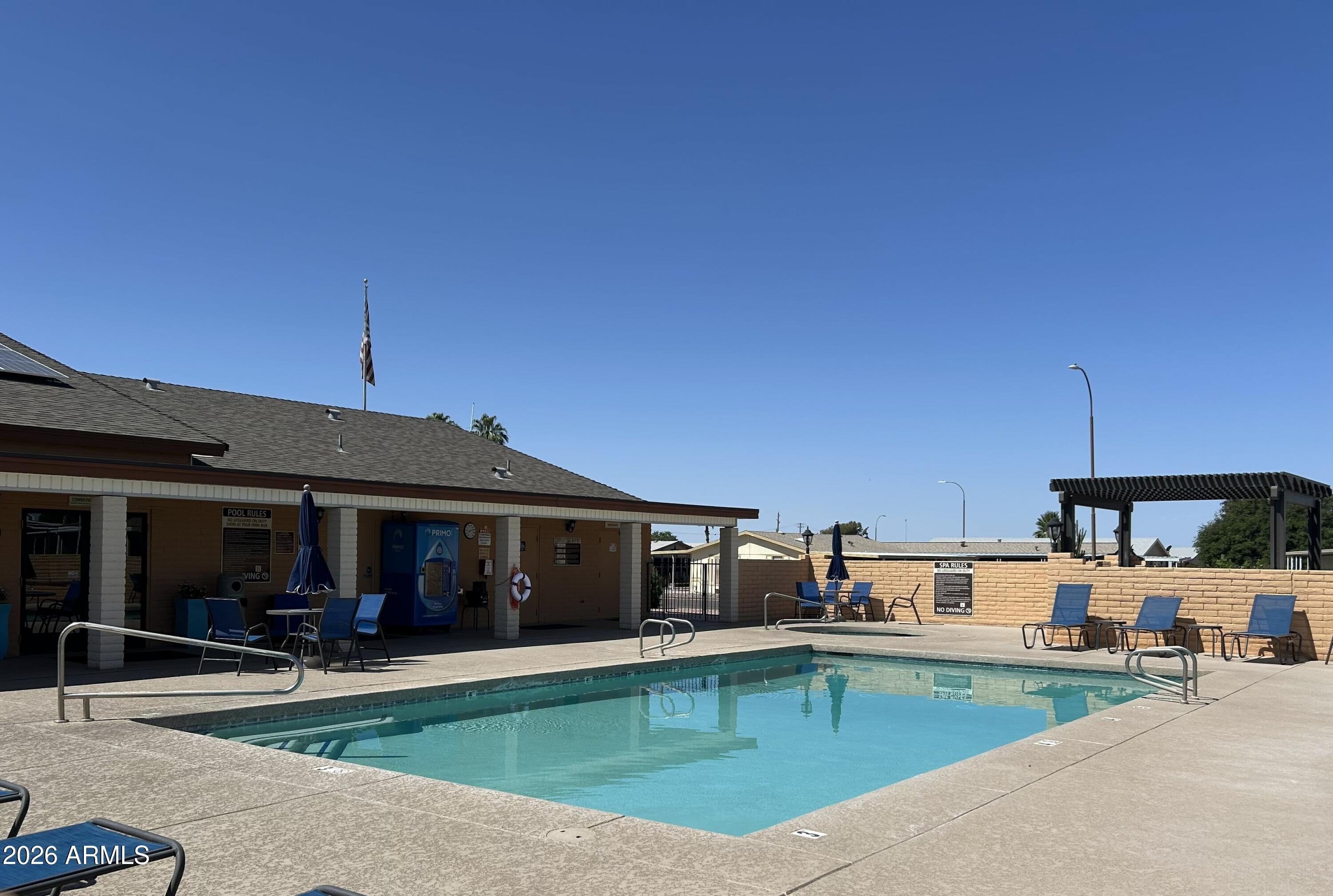 La Casa Blanca - Residential