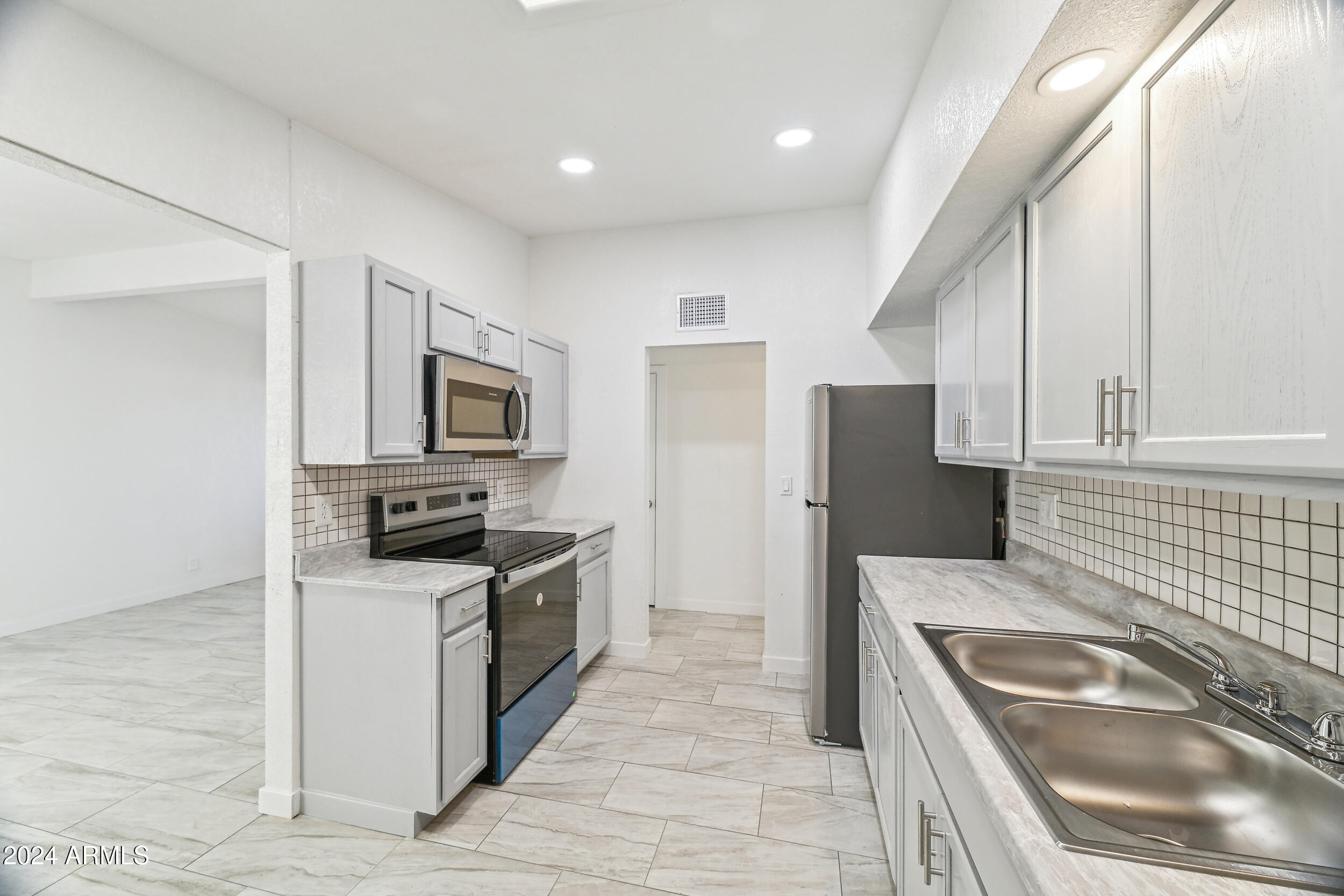GARDEN CANYON 2 - Residential