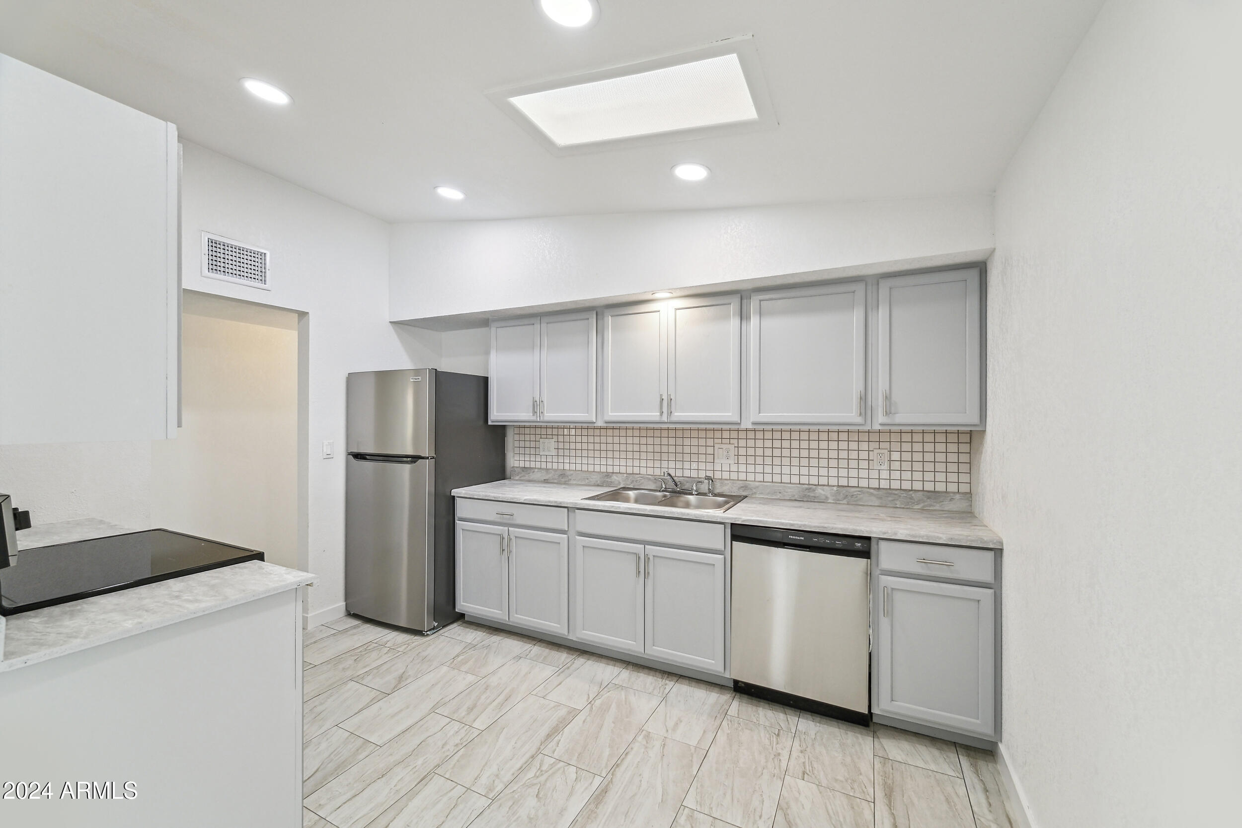GARDEN CANYON 2 - Residential