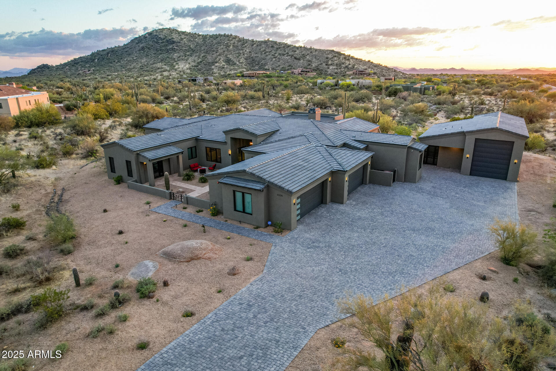 PINNACLE PEAK RANCHOS - Residential