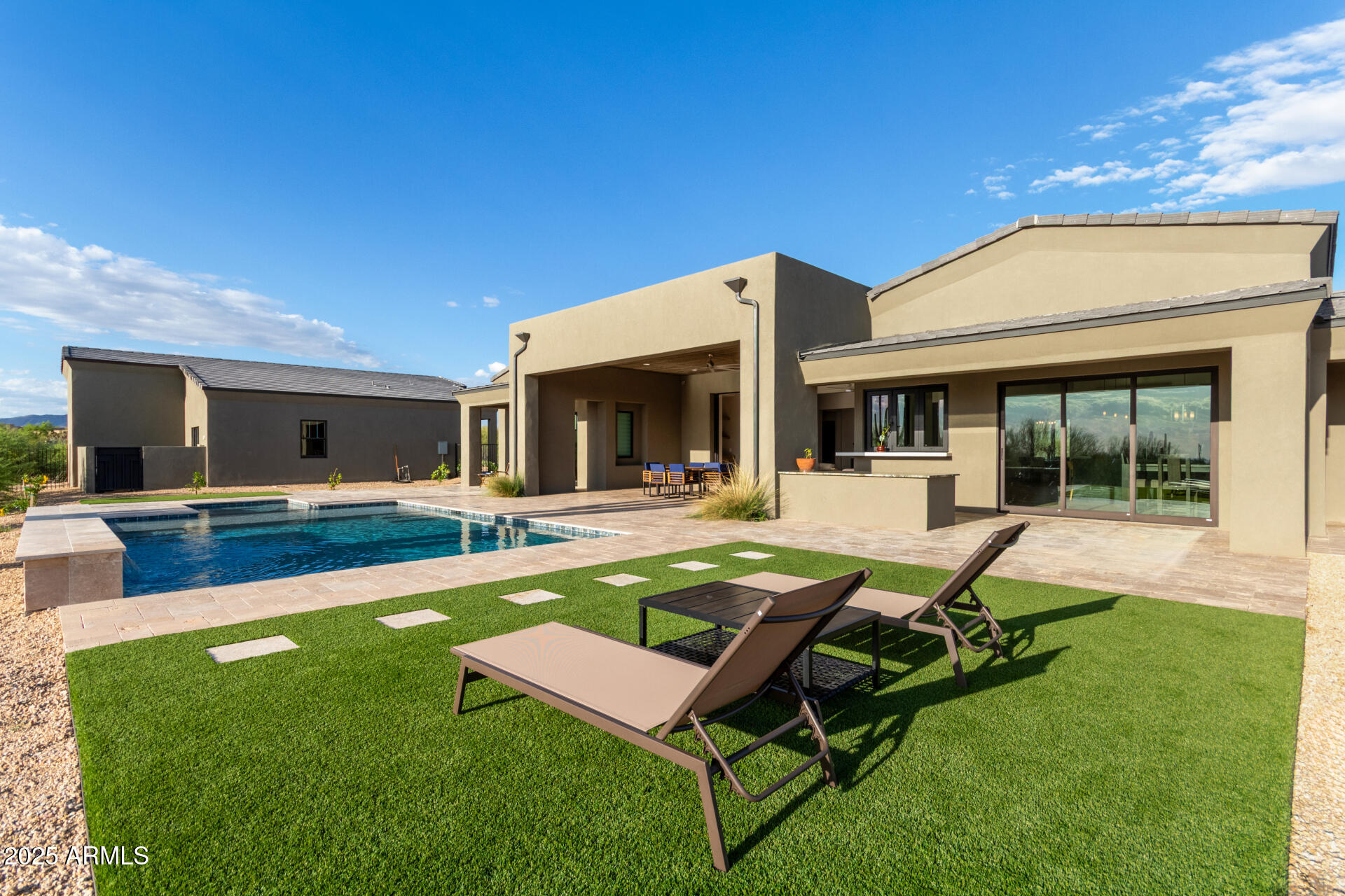 PINNACLE PEAK RANCHOS - Residential