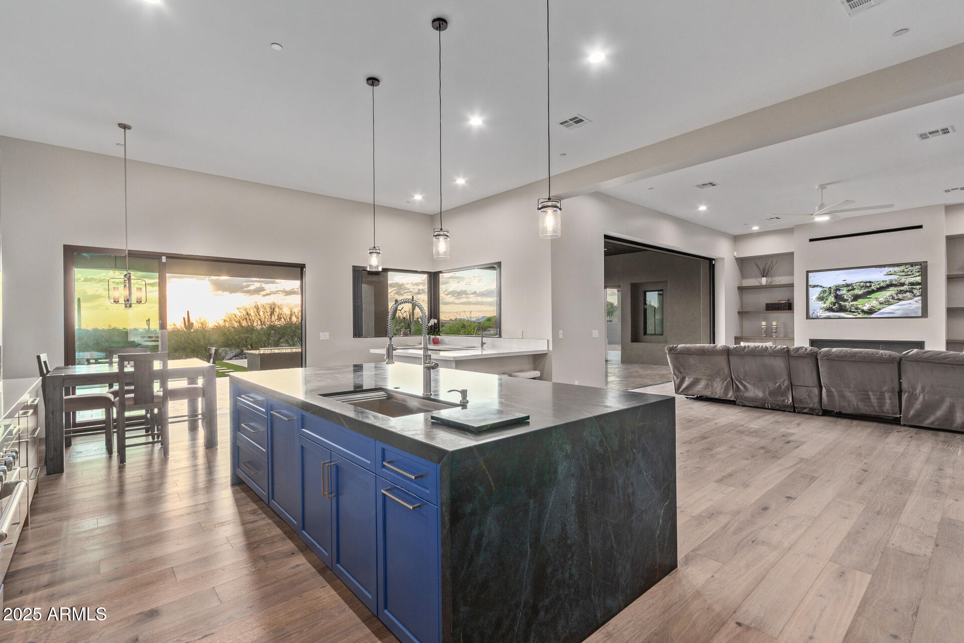 PINNACLE PEAK RANCHOS - Residential