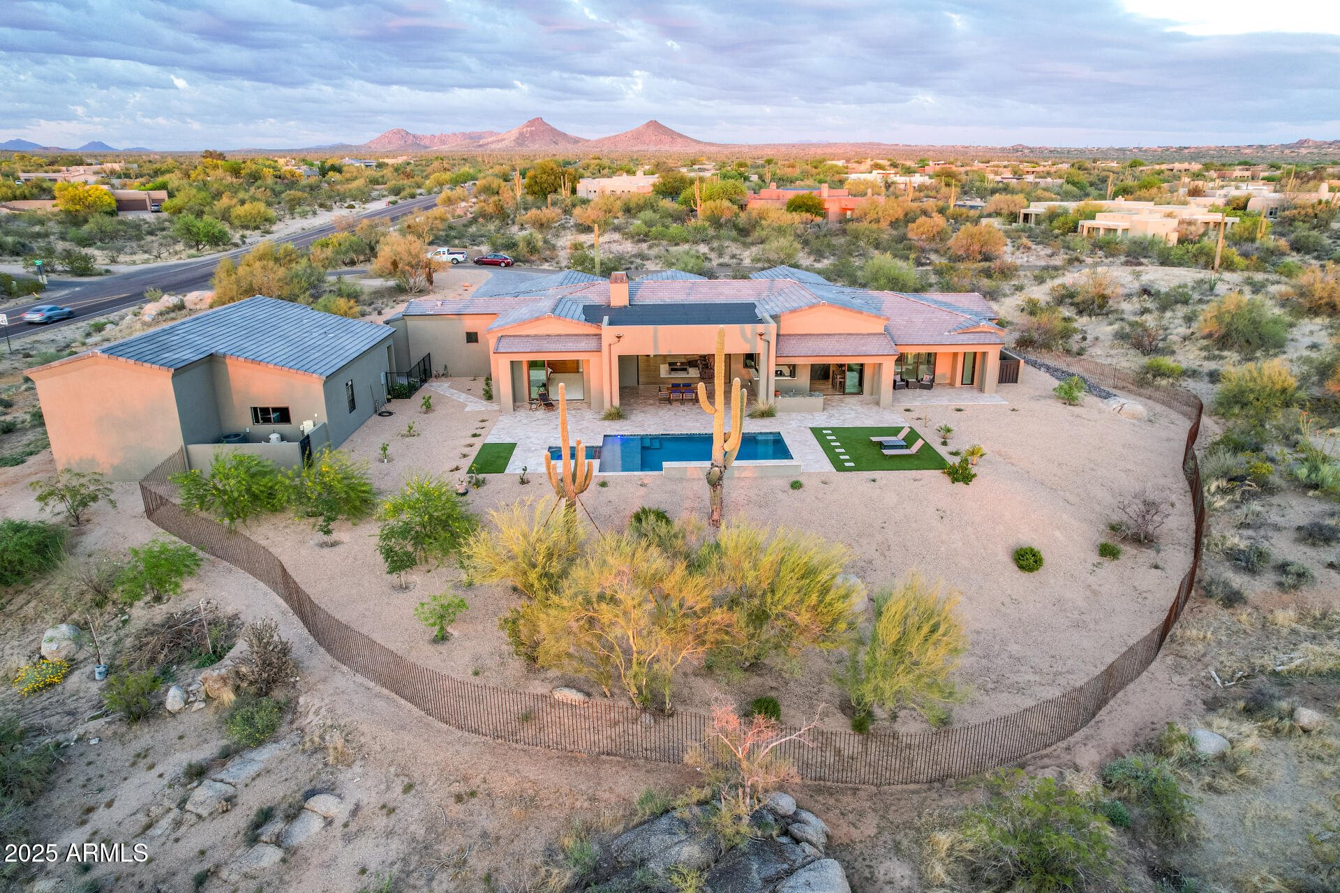 PINNACLE PEAK RANCHOS - Residential