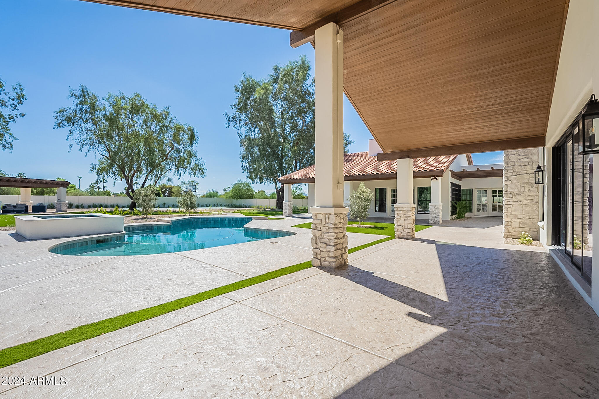 PRESTON HILLS - Residential