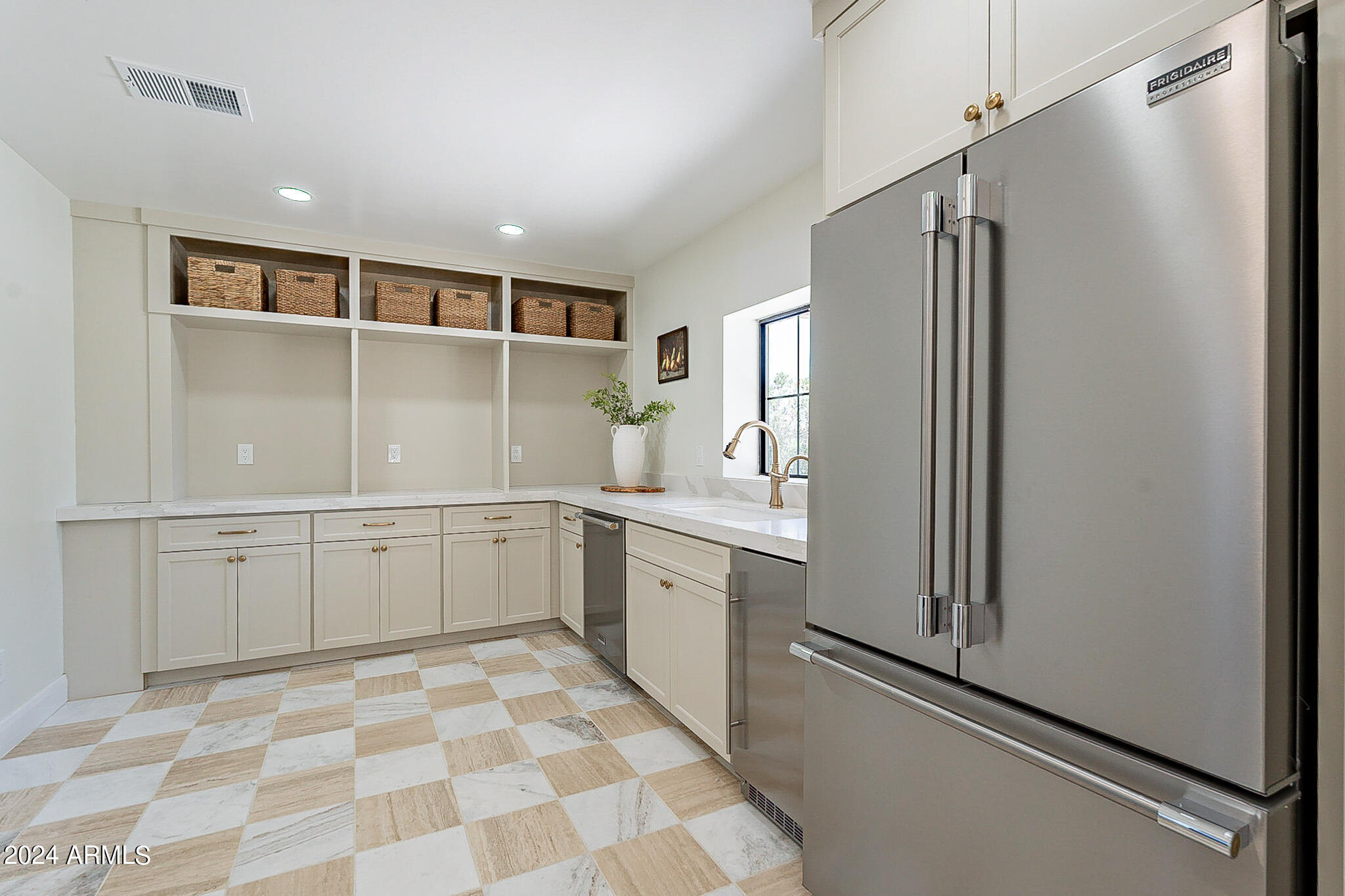 PRESTON HILLS - Residential