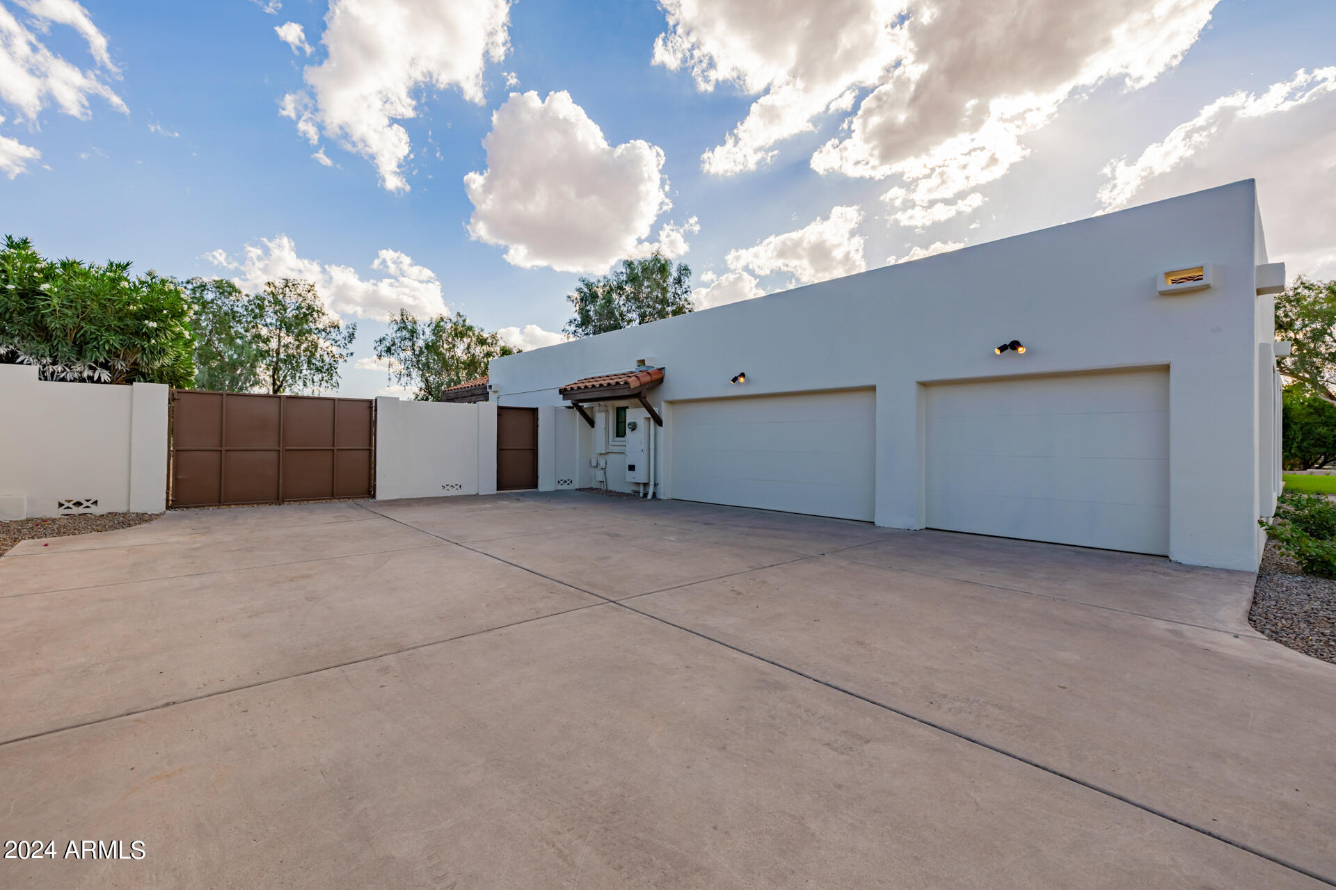 PRESTON HILLS - Residential