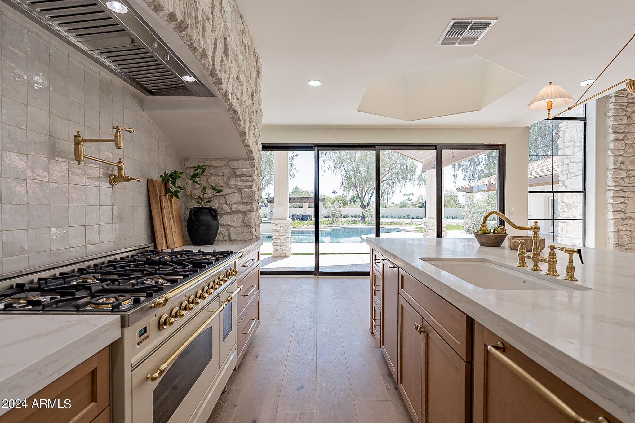 PRESTON HILLS - Residential