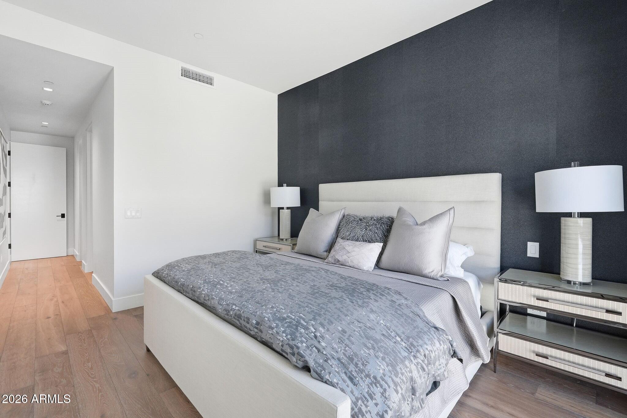 PHOENICIAN - Residential