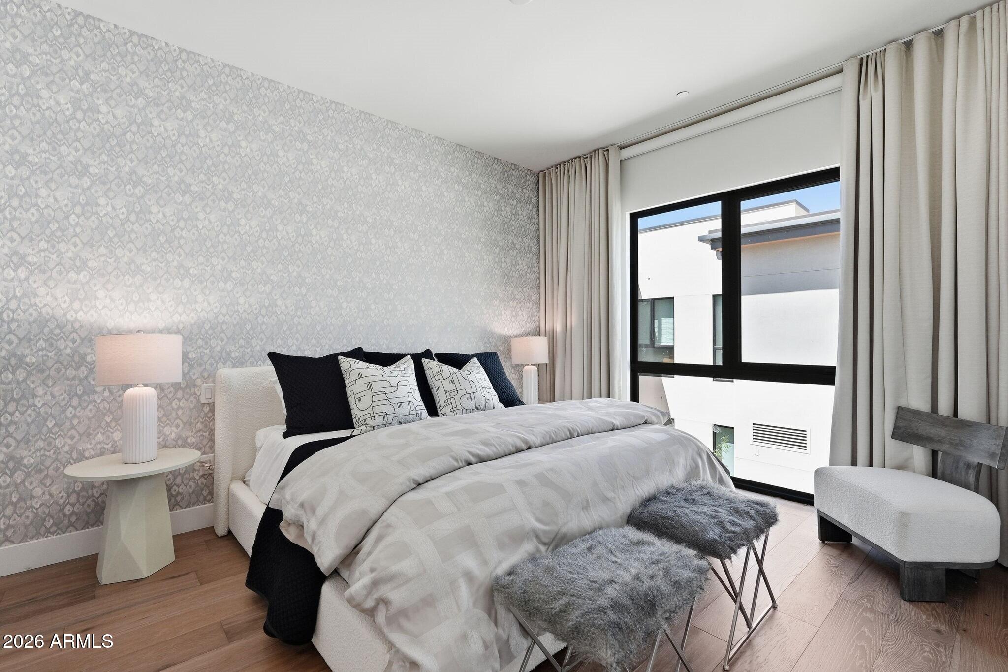 PHOENICIAN - Residential
