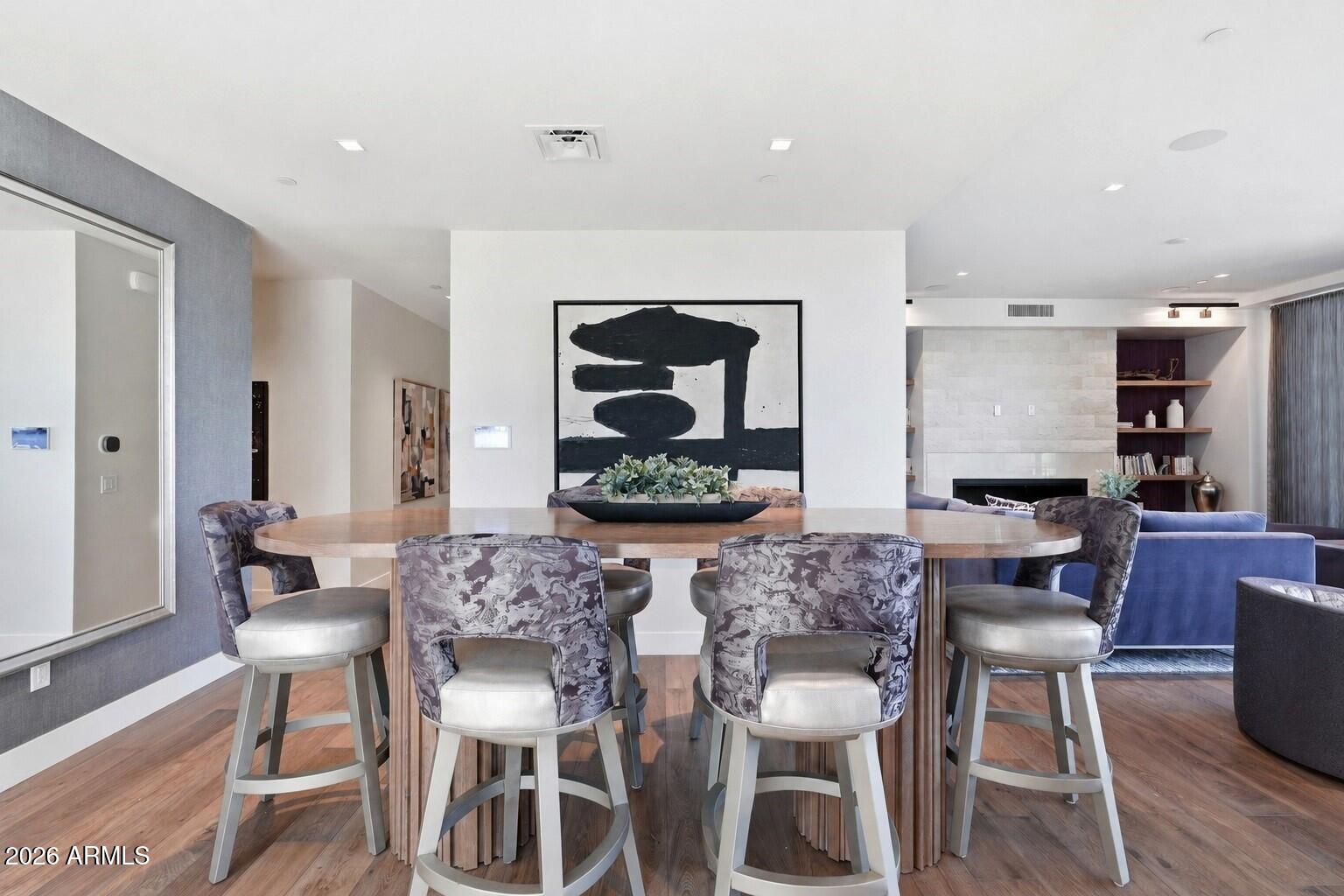 PHOENICIAN - Residential