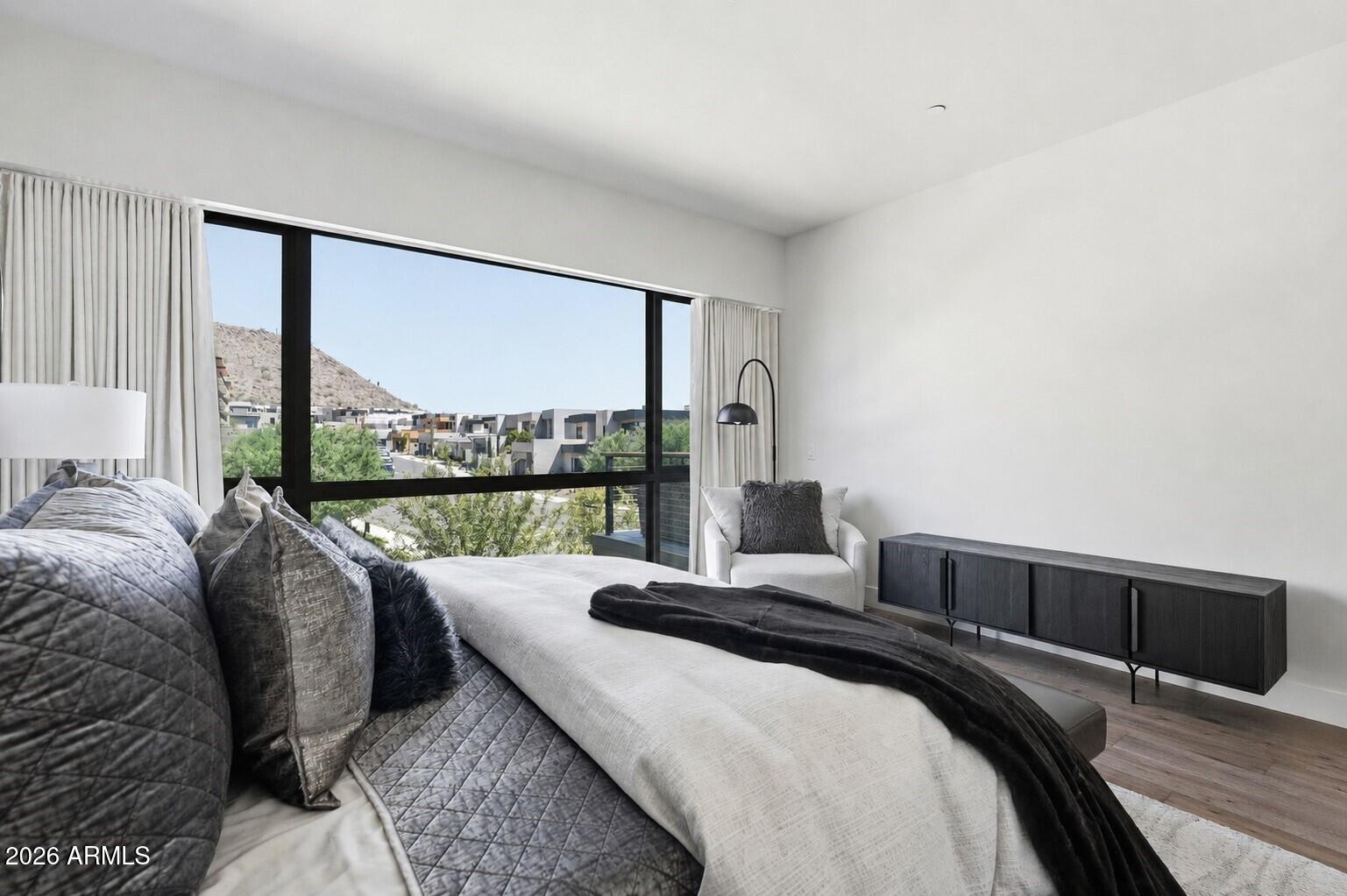 PHOENICIAN - Residential