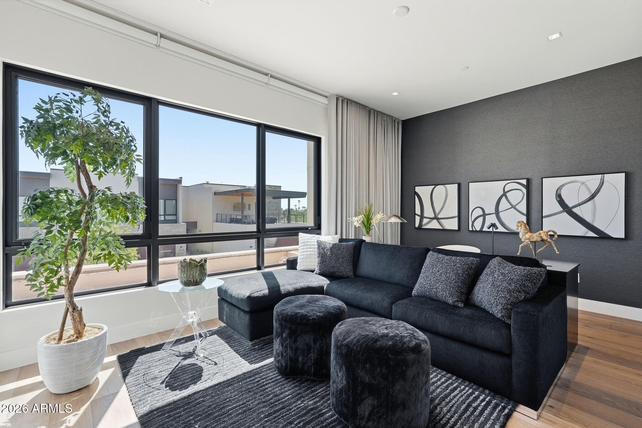 PHOENICIAN - Residential