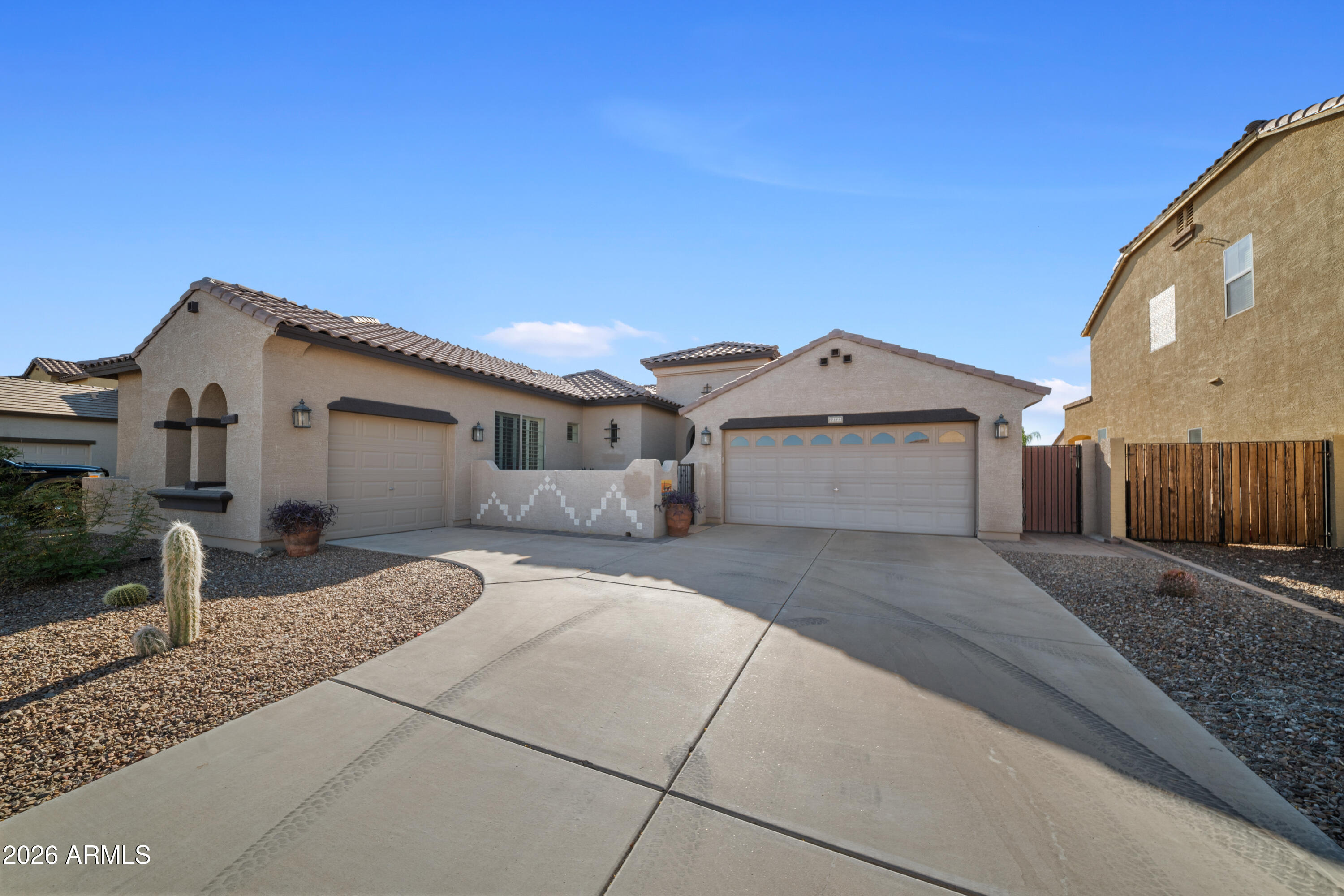 CROSSRIVER UNIT 8 - Residential