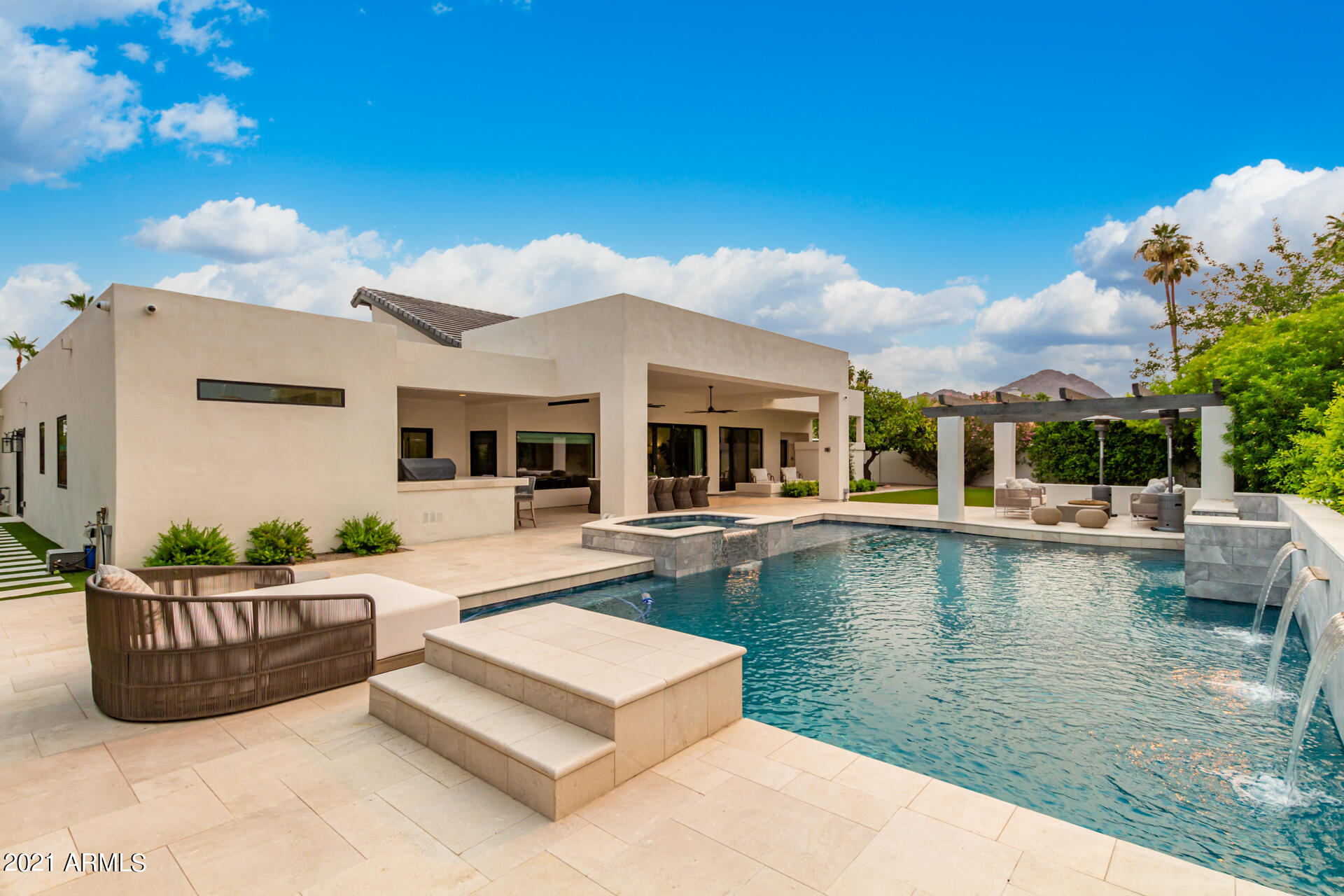 Del Prado - Residential