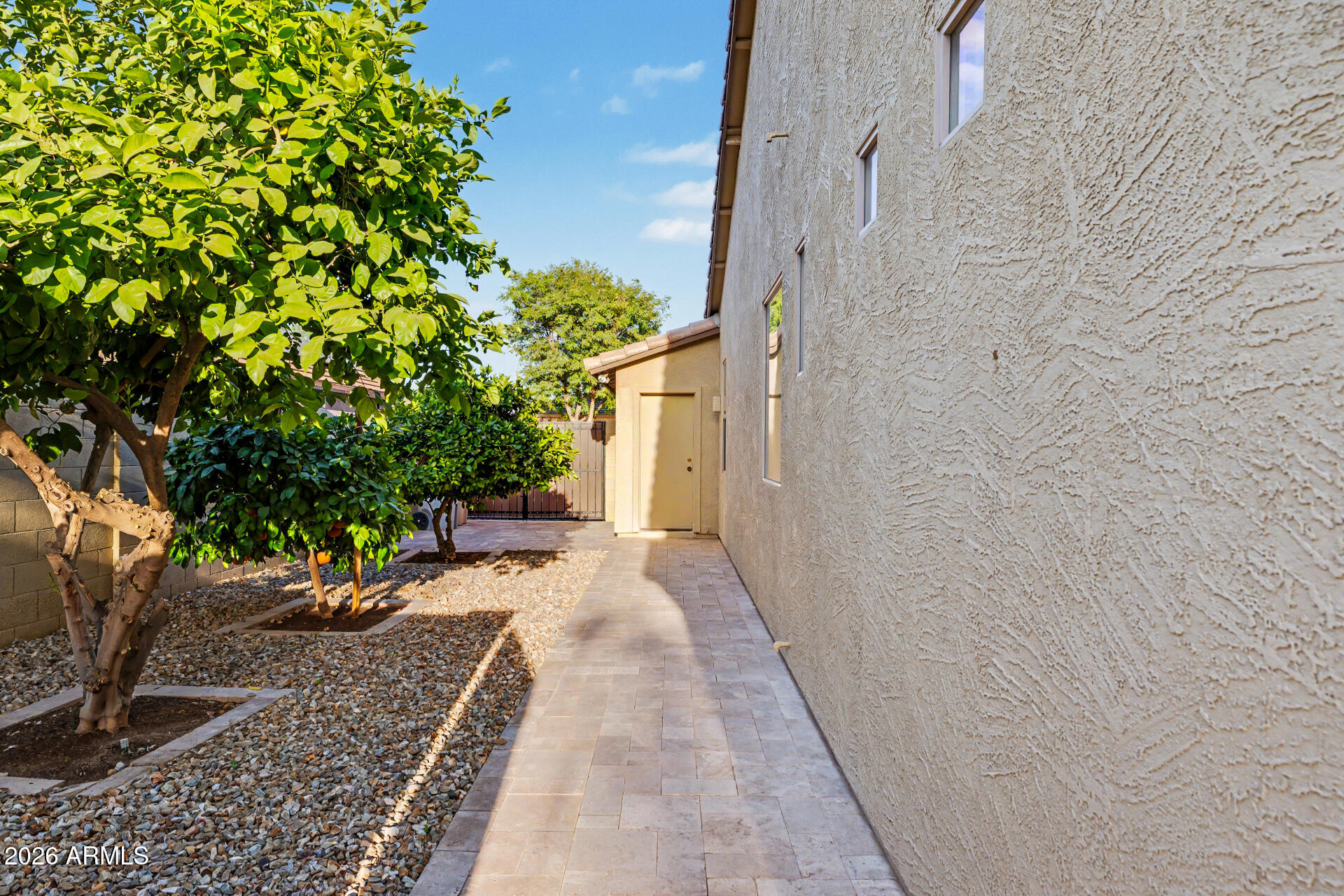 DREAMING SUMMIT - Residential