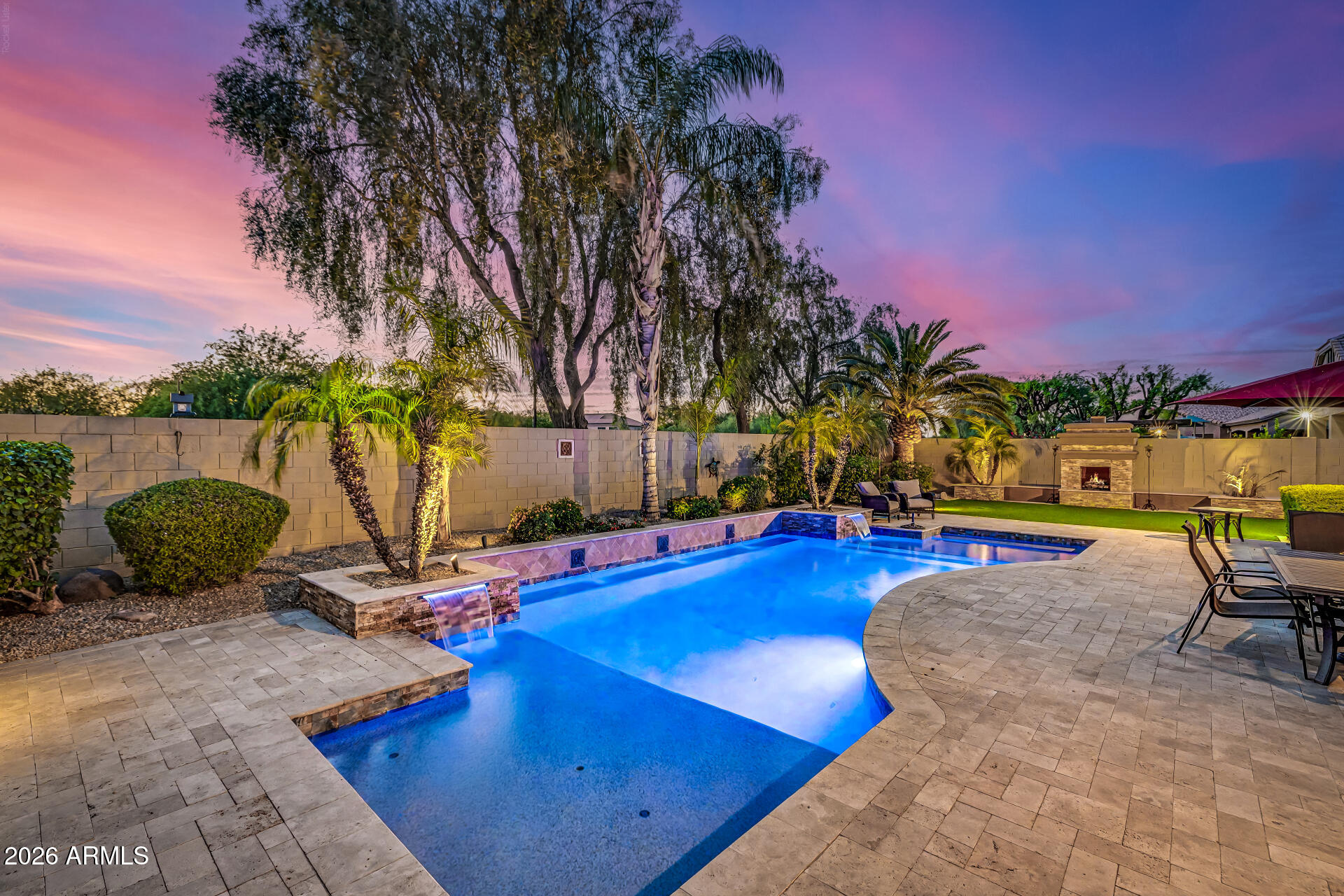 DREAMING SUMMIT - Residential