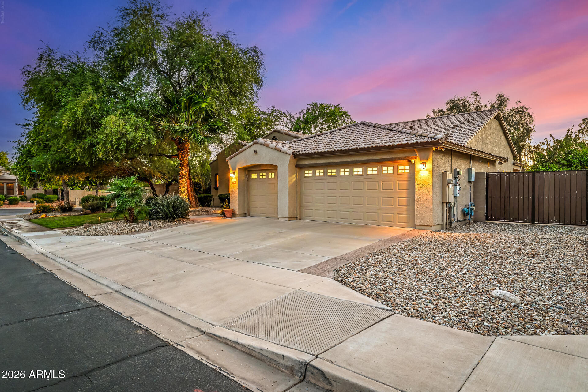 DREAMING SUMMIT - Residential