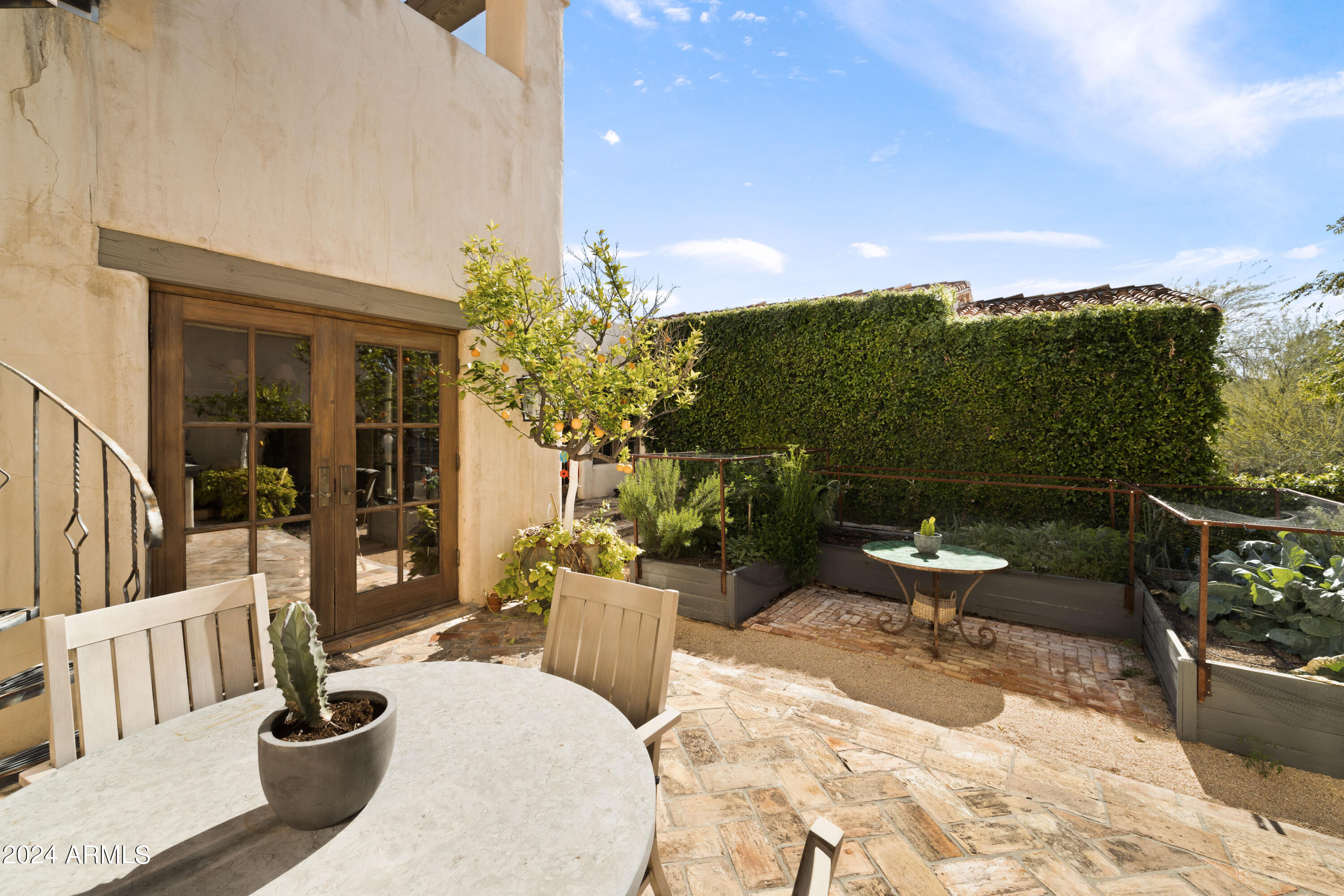 PARADISE HILLS LOT 68-99 - Residential