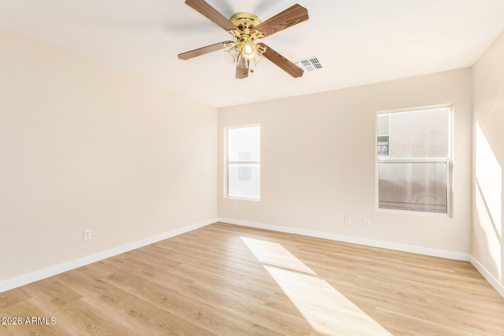 SUNDIAL 4 UNIT 1 REPLAT - Residential