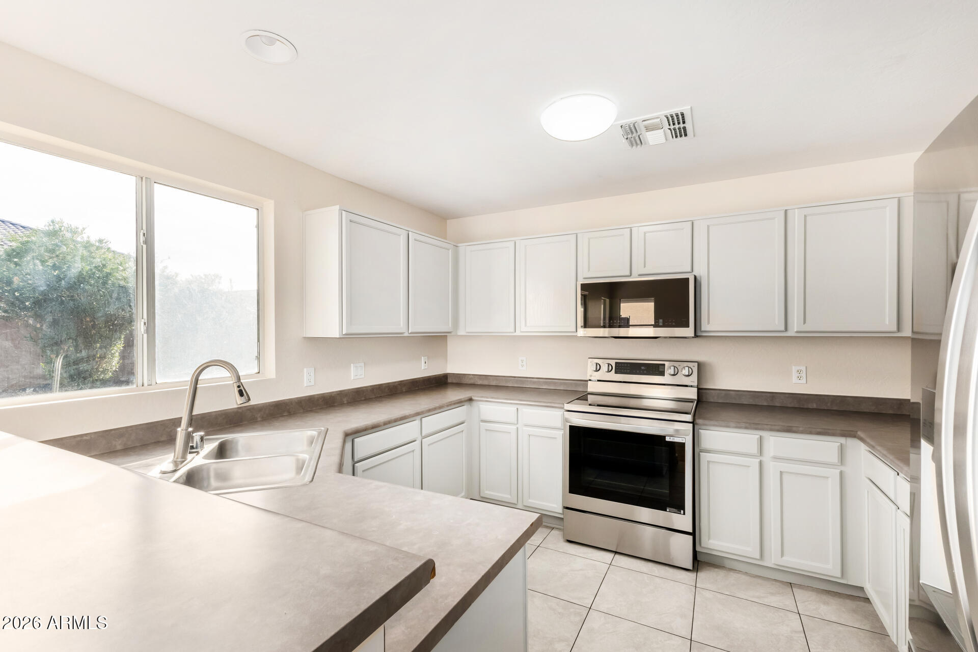 SUNDIAL 4 UNIT 1 REPLAT - Residential