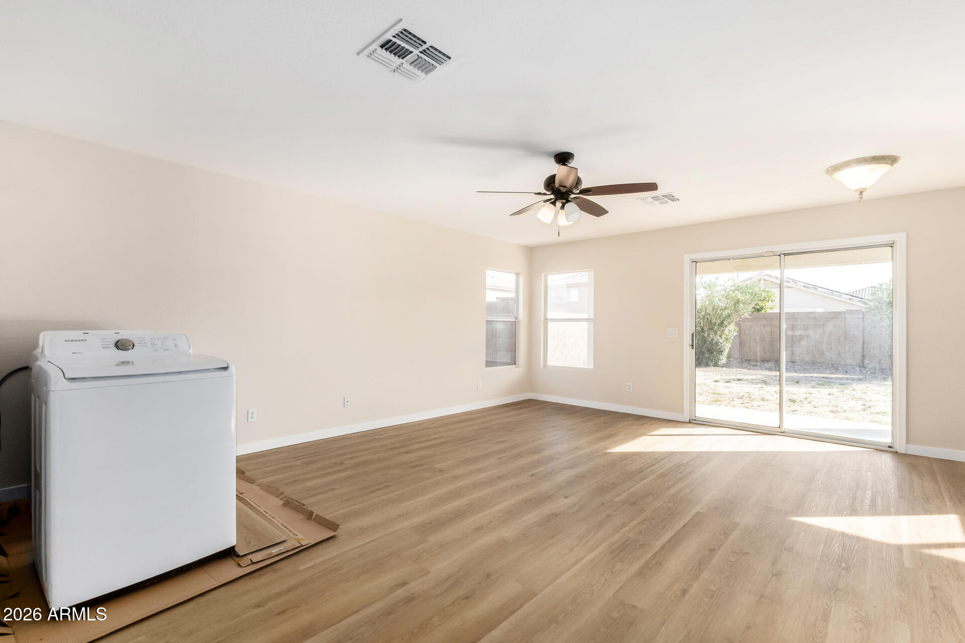 SUNDIAL 4 UNIT 1 REPLAT - Residential