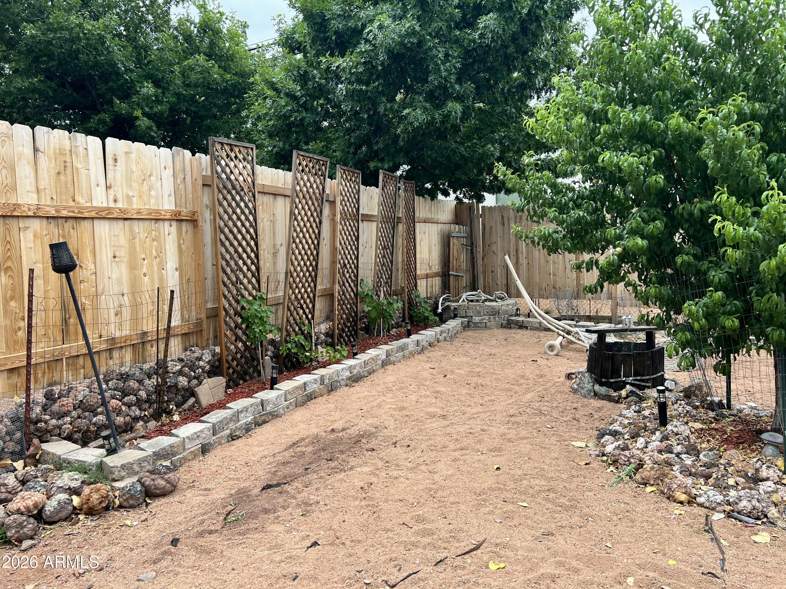 MESA DEL CABALLO TRACT 6 - Residential