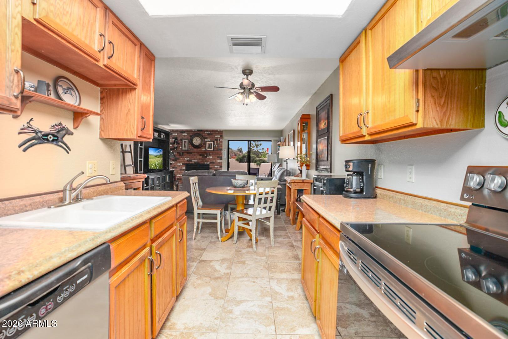 Oak Creek Estados - Residential