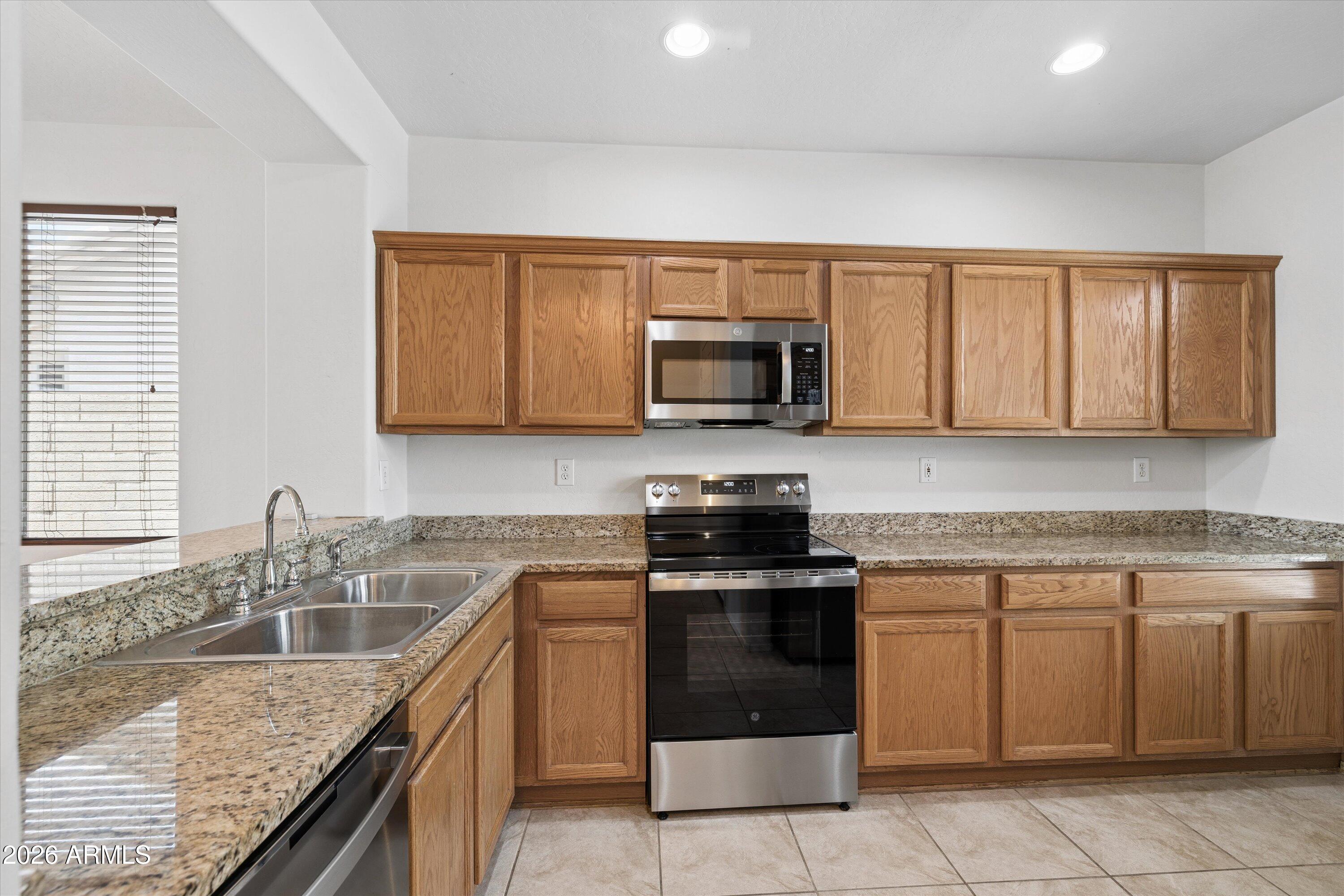 ANTHEM UNIT 35 - Residential