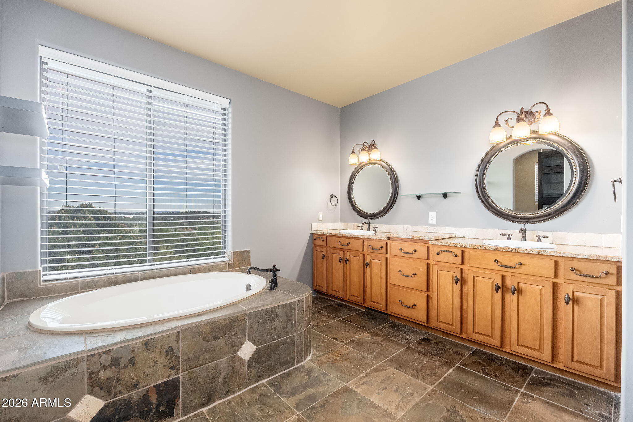 WOODHILL 2 - Residential