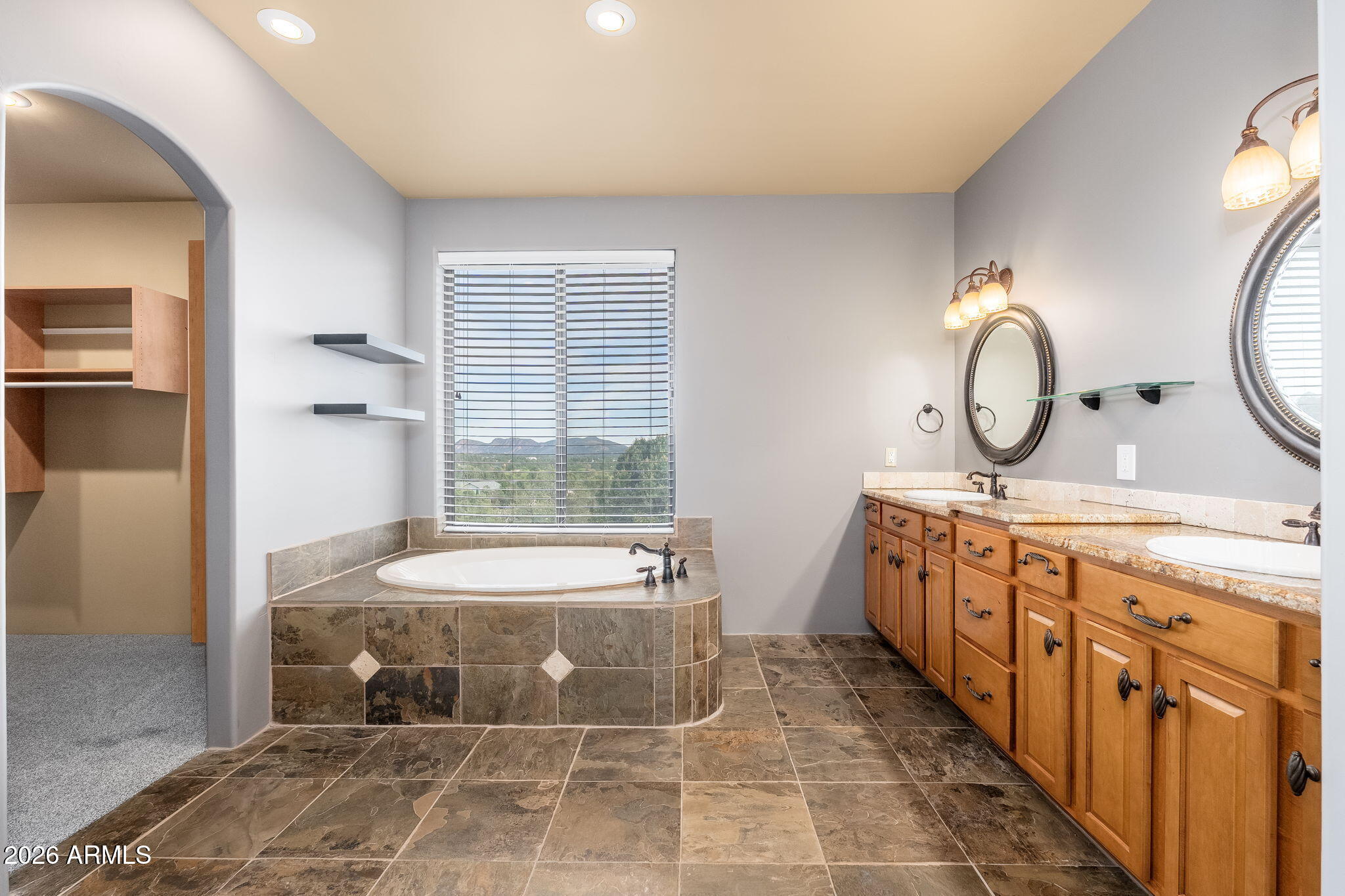 WOODHILL 2 - Residential