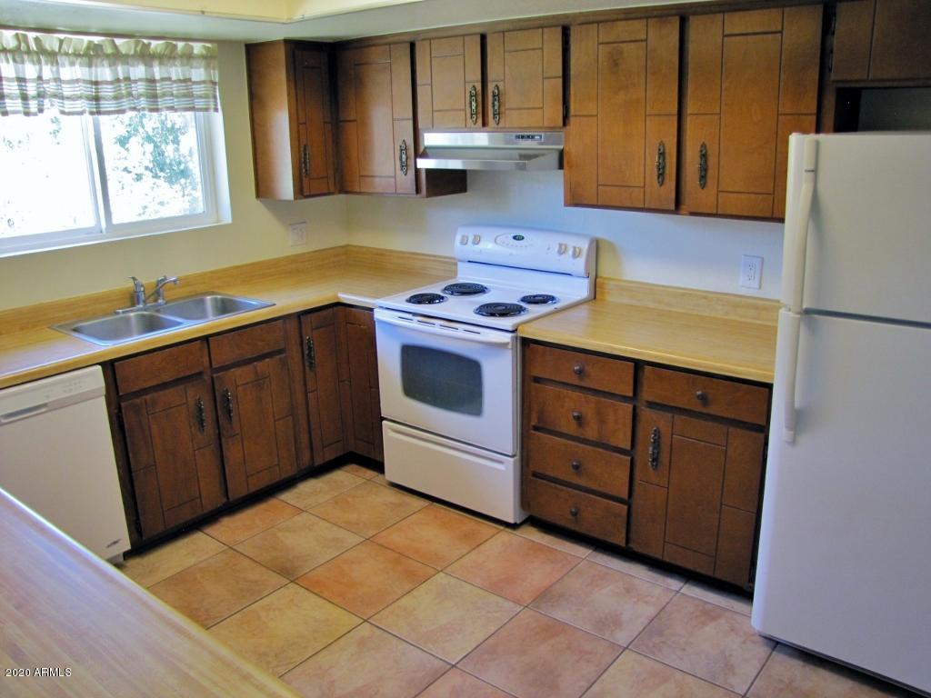 PUEBLO DEL SOL COUNTRY CLUB ESTATES UNIT 1 - Residential Lease