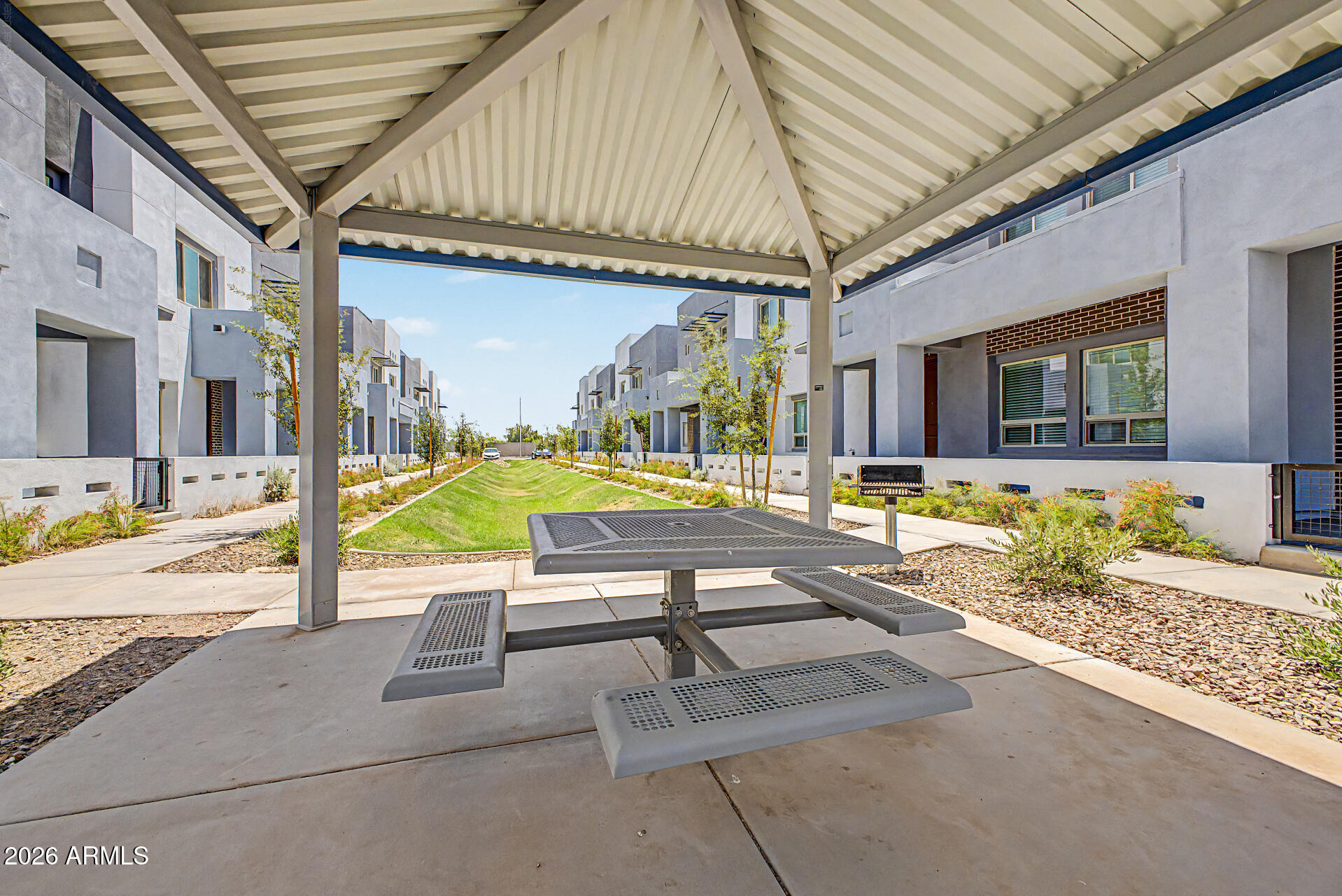 COMMONWEALTH LOFTS - Residential Lease