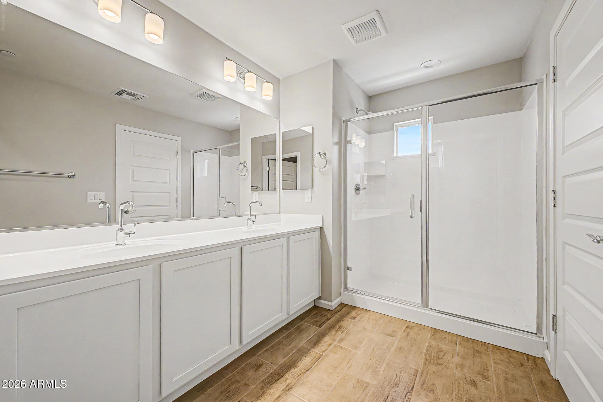 COMMONWEALTH LOFTS - Residential Lease