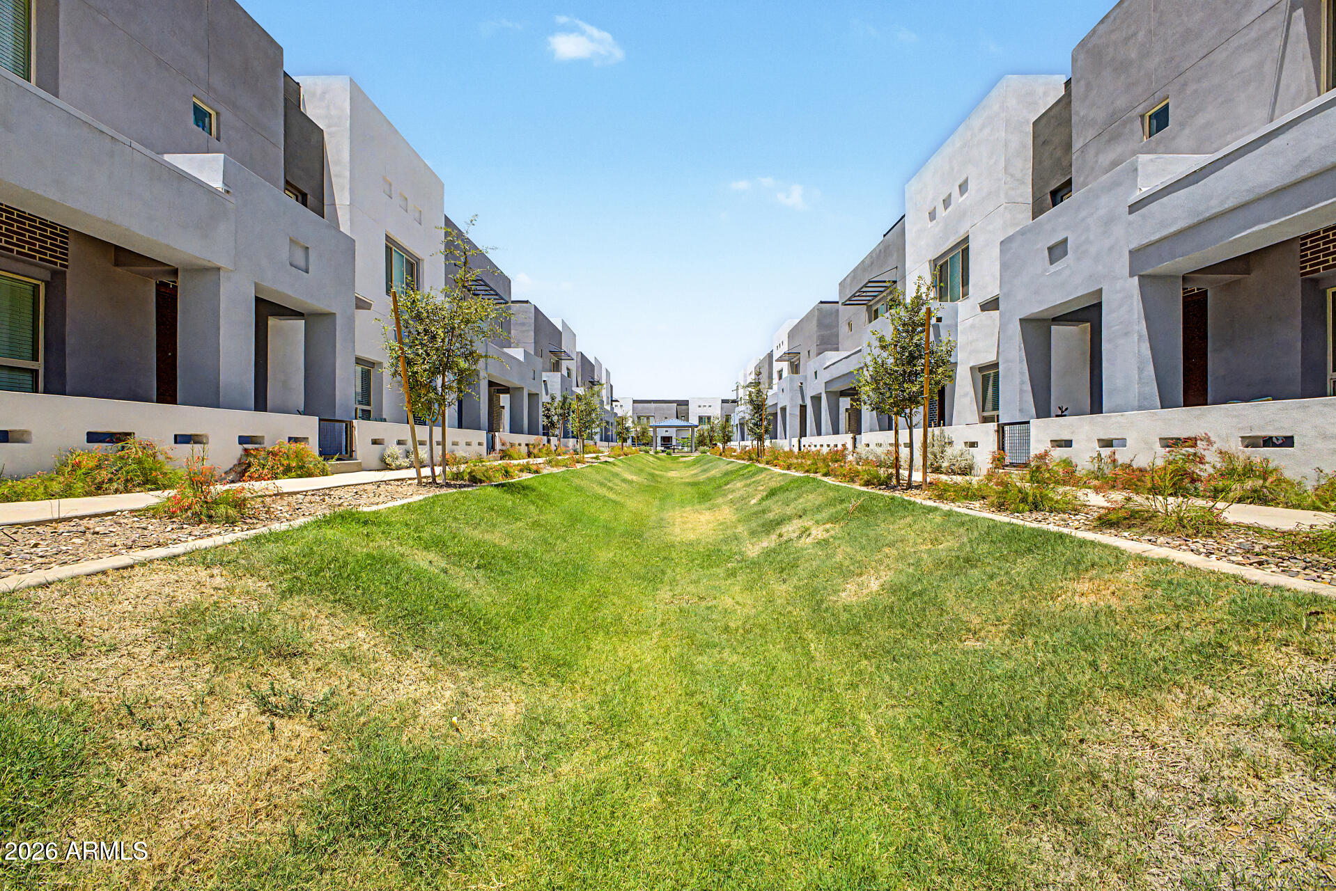 COMMONWEALTH LOFTS - Residential Lease