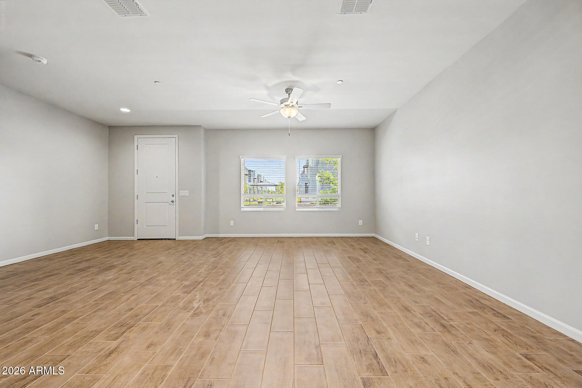 COMMONWEALTH LOFTS - Residential Lease