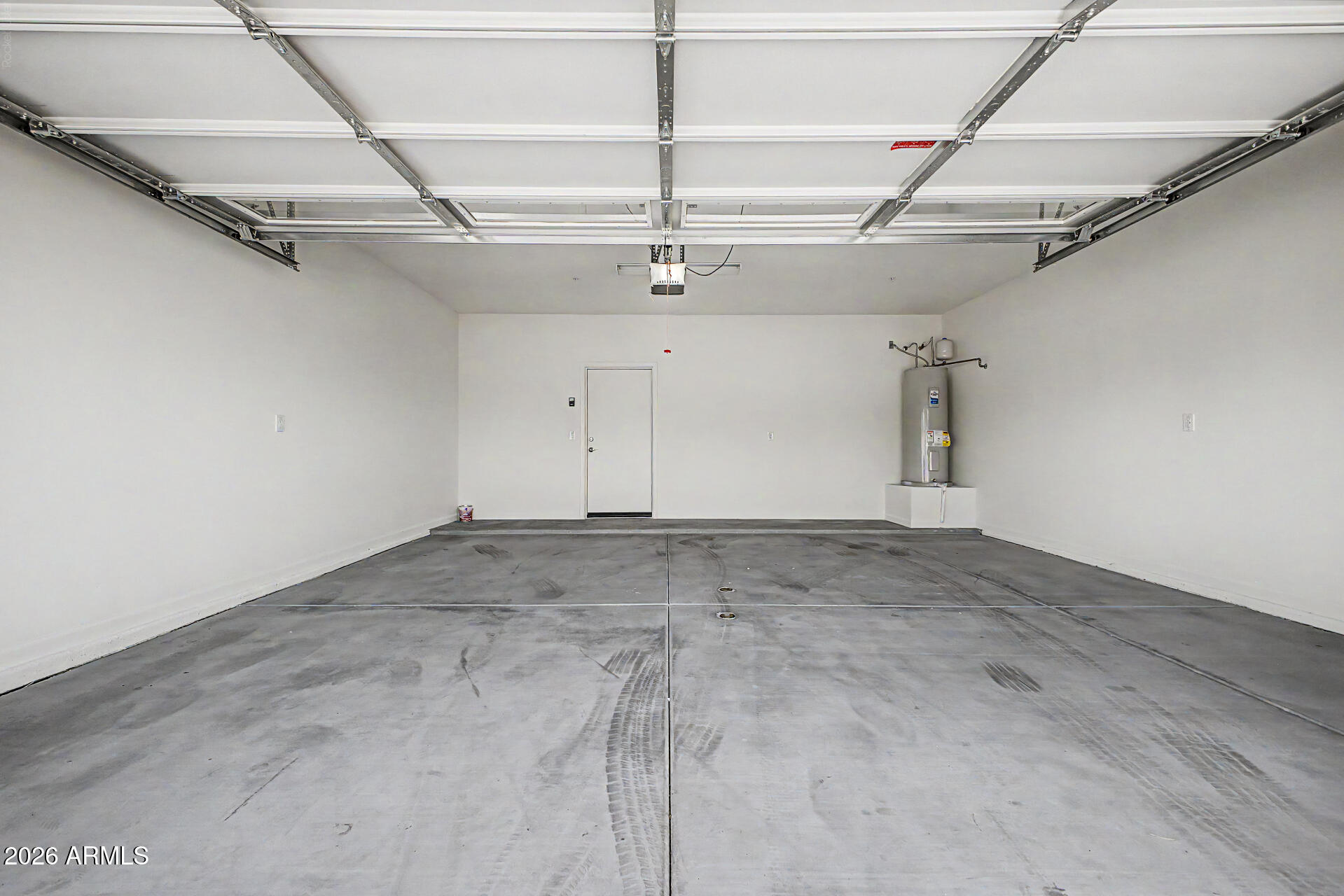 COMMONWEALTH LOFTS - Residential Lease