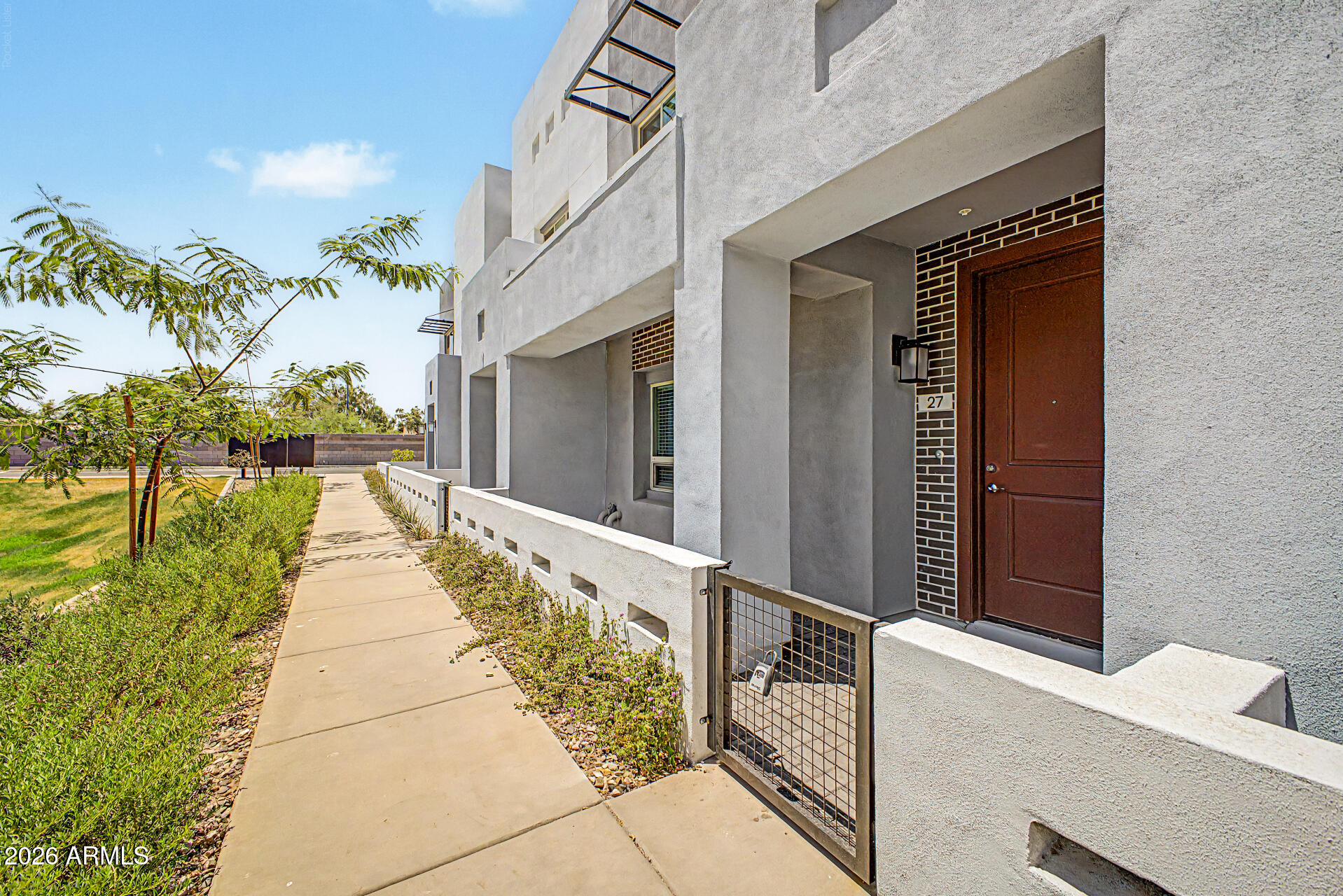 COMMONWEALTH LOFTS - Residential Lease