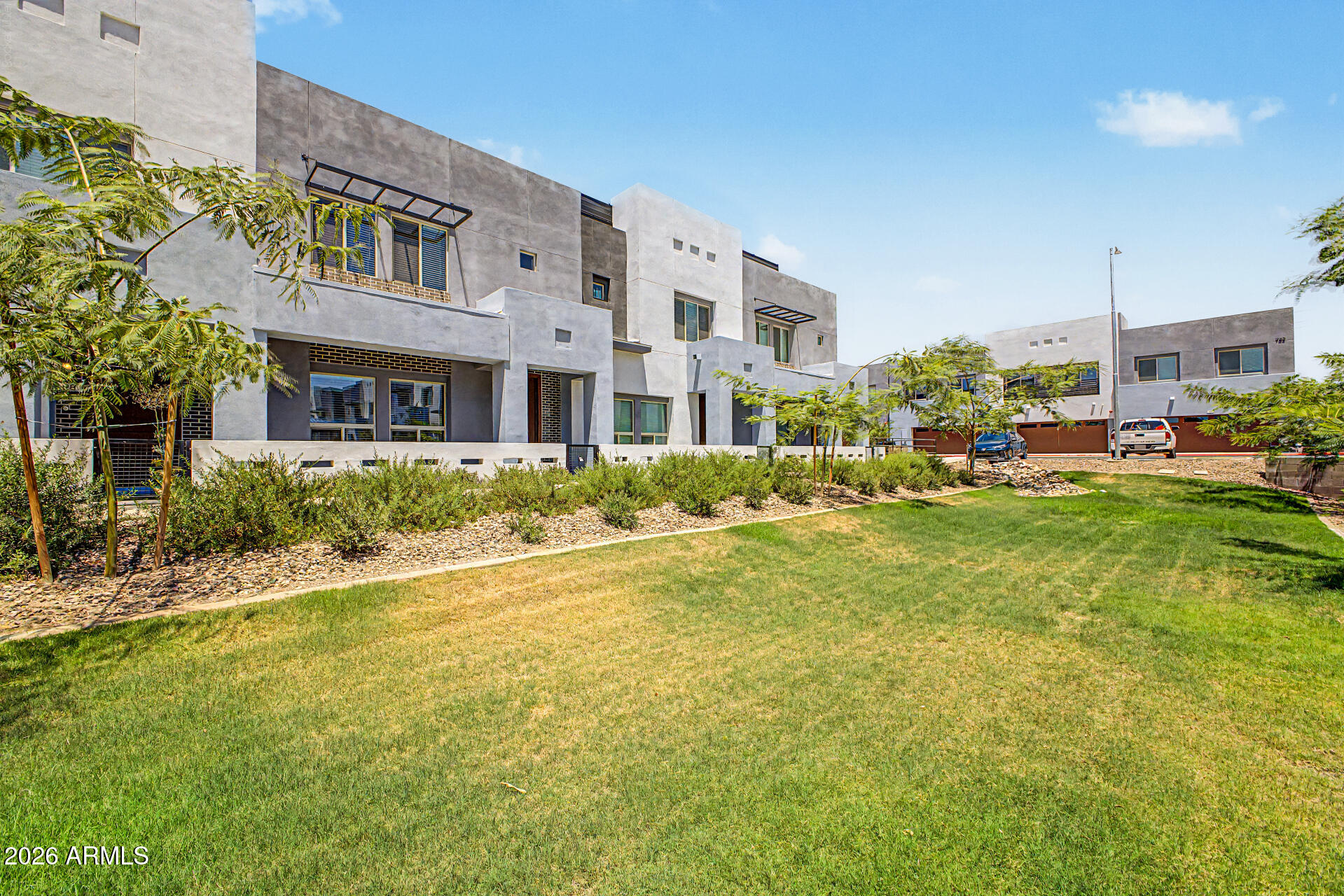 COMMONWEALTH LOFTS - Residential Lease