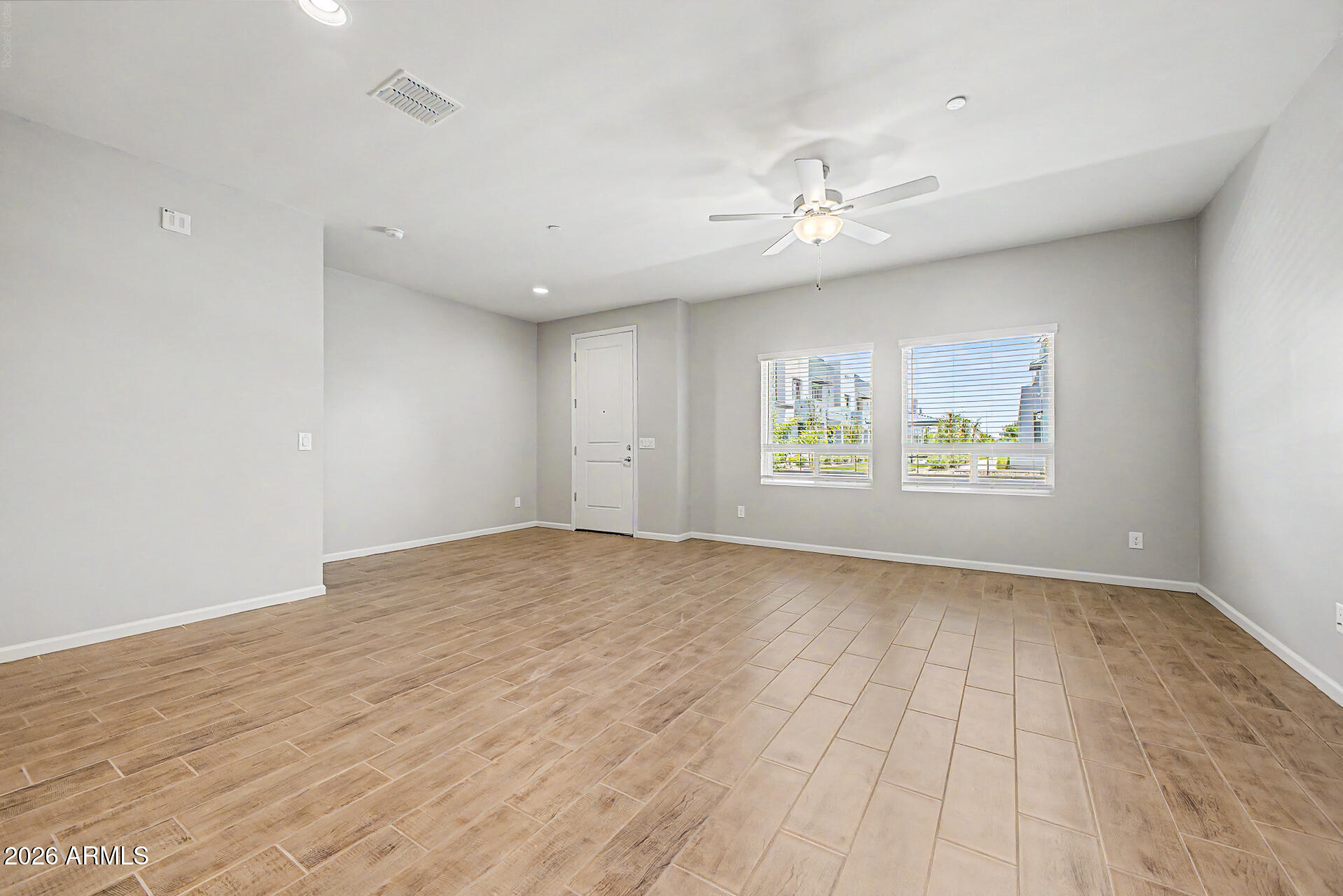 COMMONWEALTH LOFTS - Residential Lease