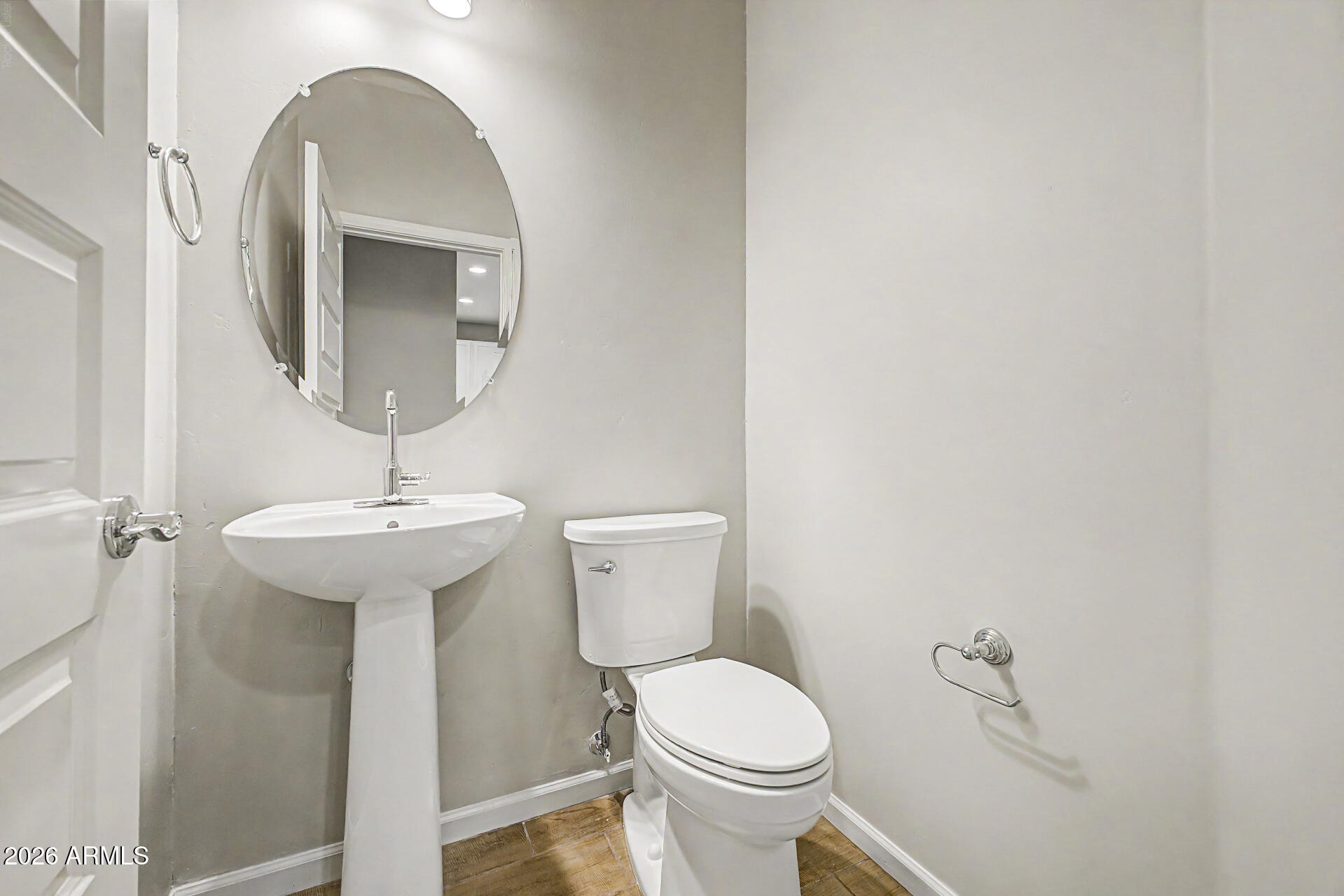 COMMONWEALTH LOFTS - Residential Lease