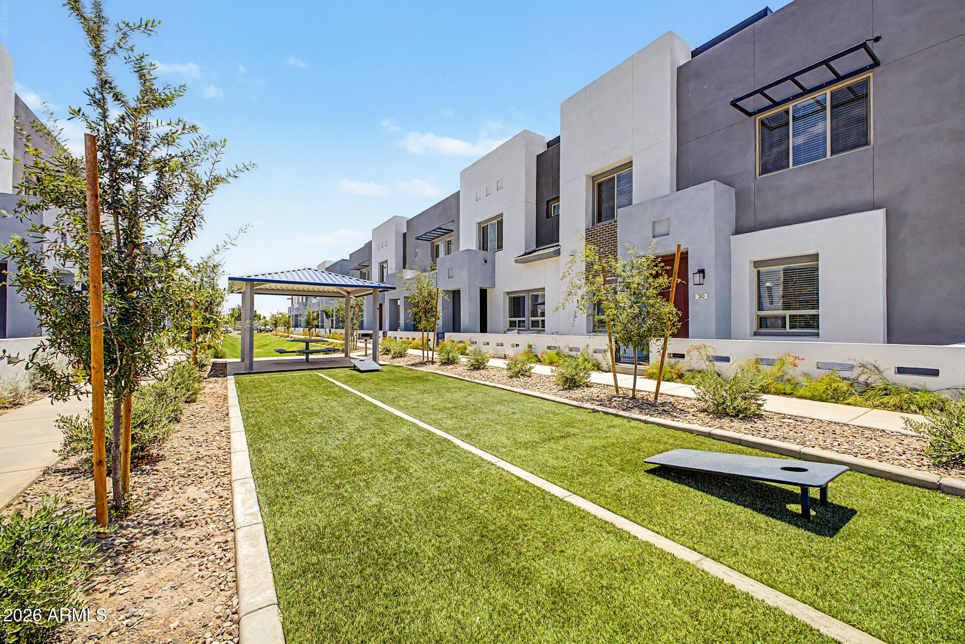 COMMONWEALTH LOFTS - Residential Lease