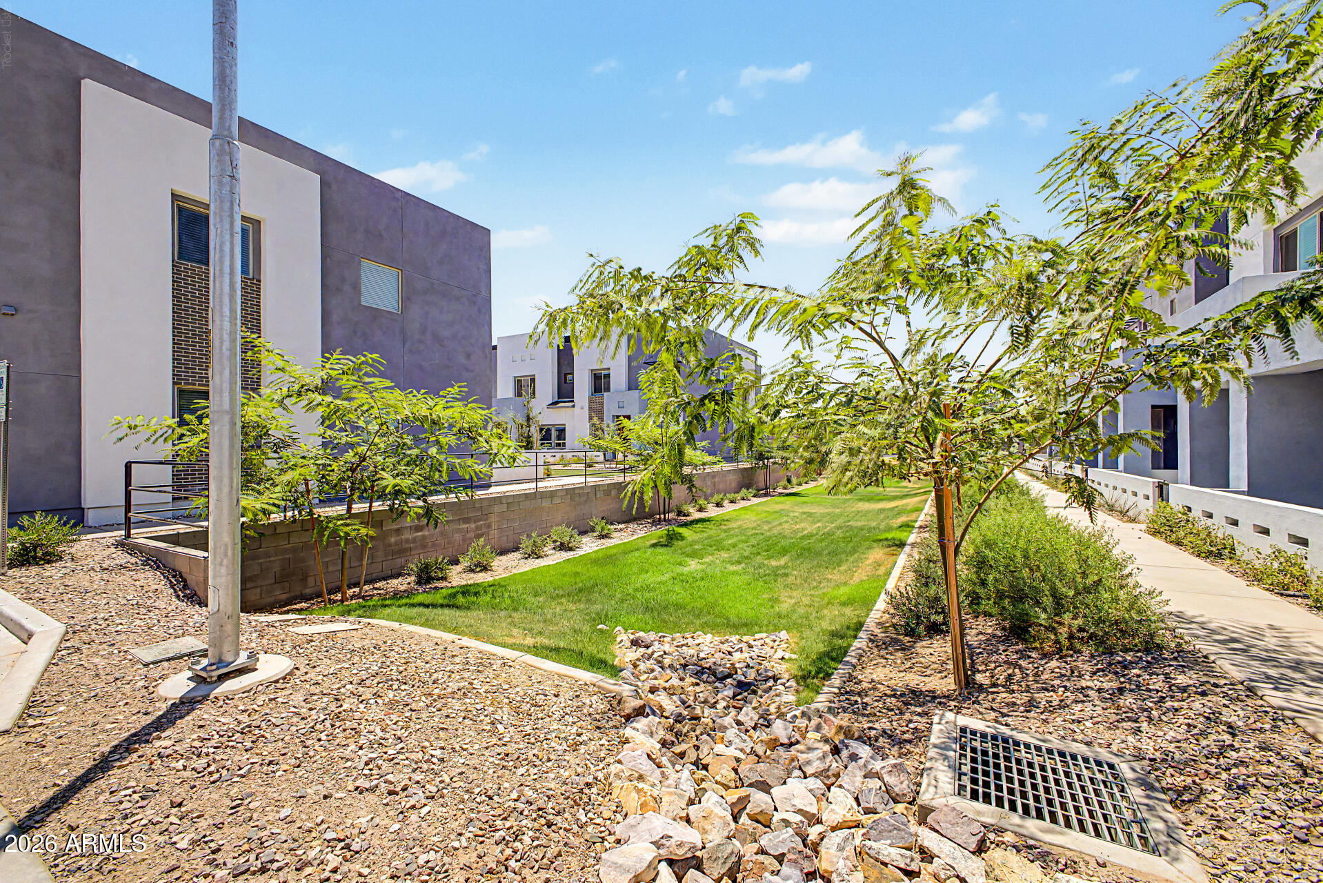COMMONWEALTH LOFTS - Residential Lease