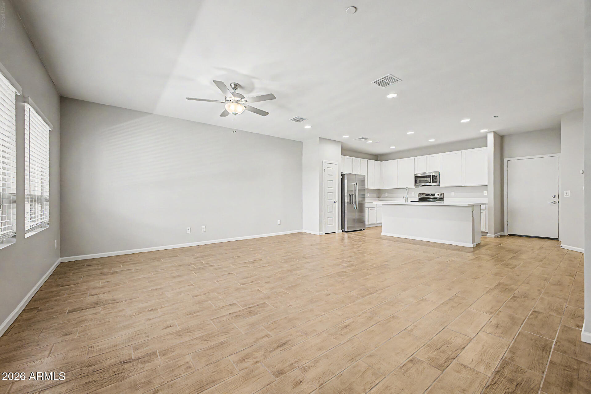 COMMONWEALTH LOFTS - Residential Lease