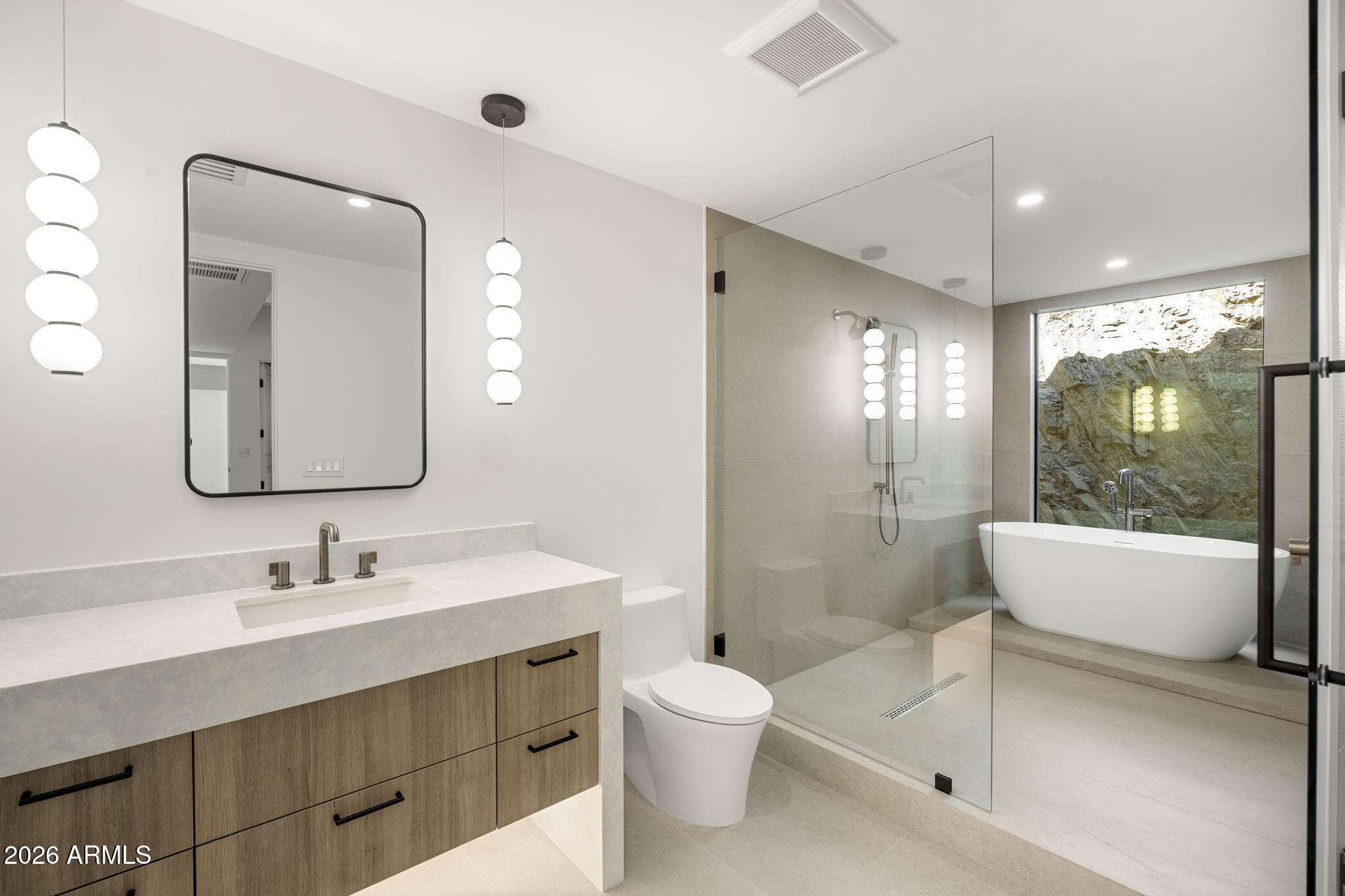 LINCOLN HILLS - Residential