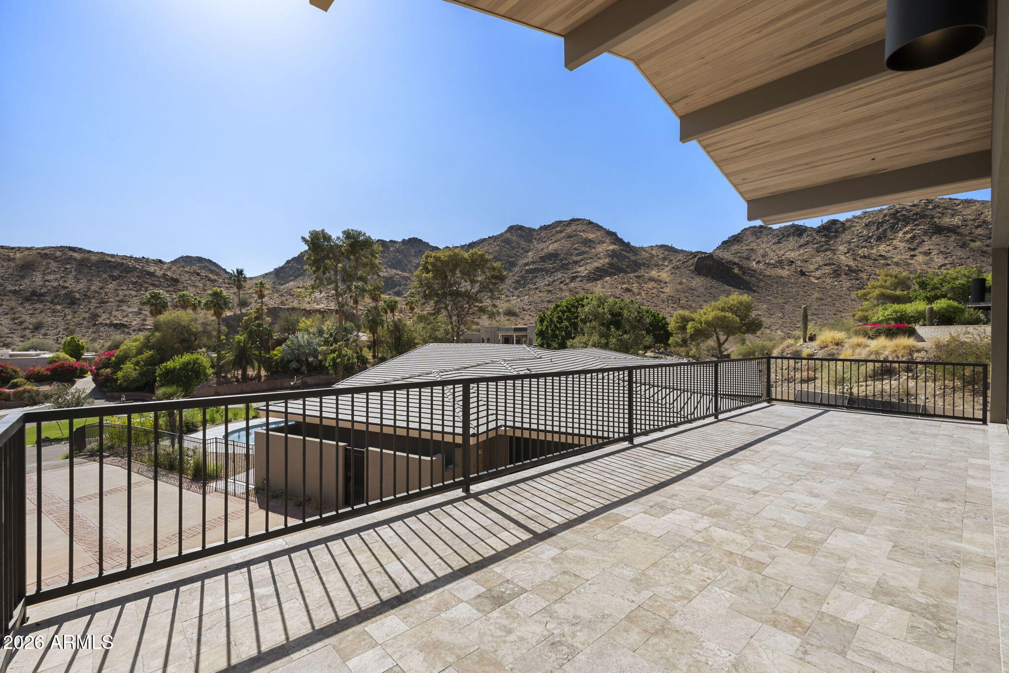LINCOLN HILLS - Residential