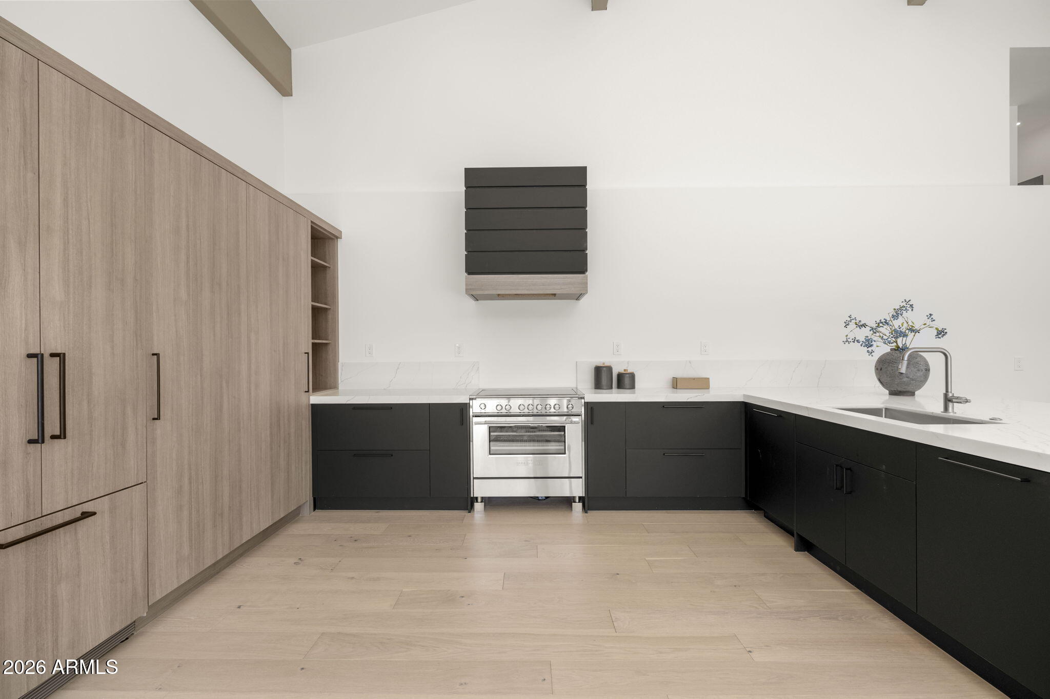 LINCOLN HILLS - Residential
