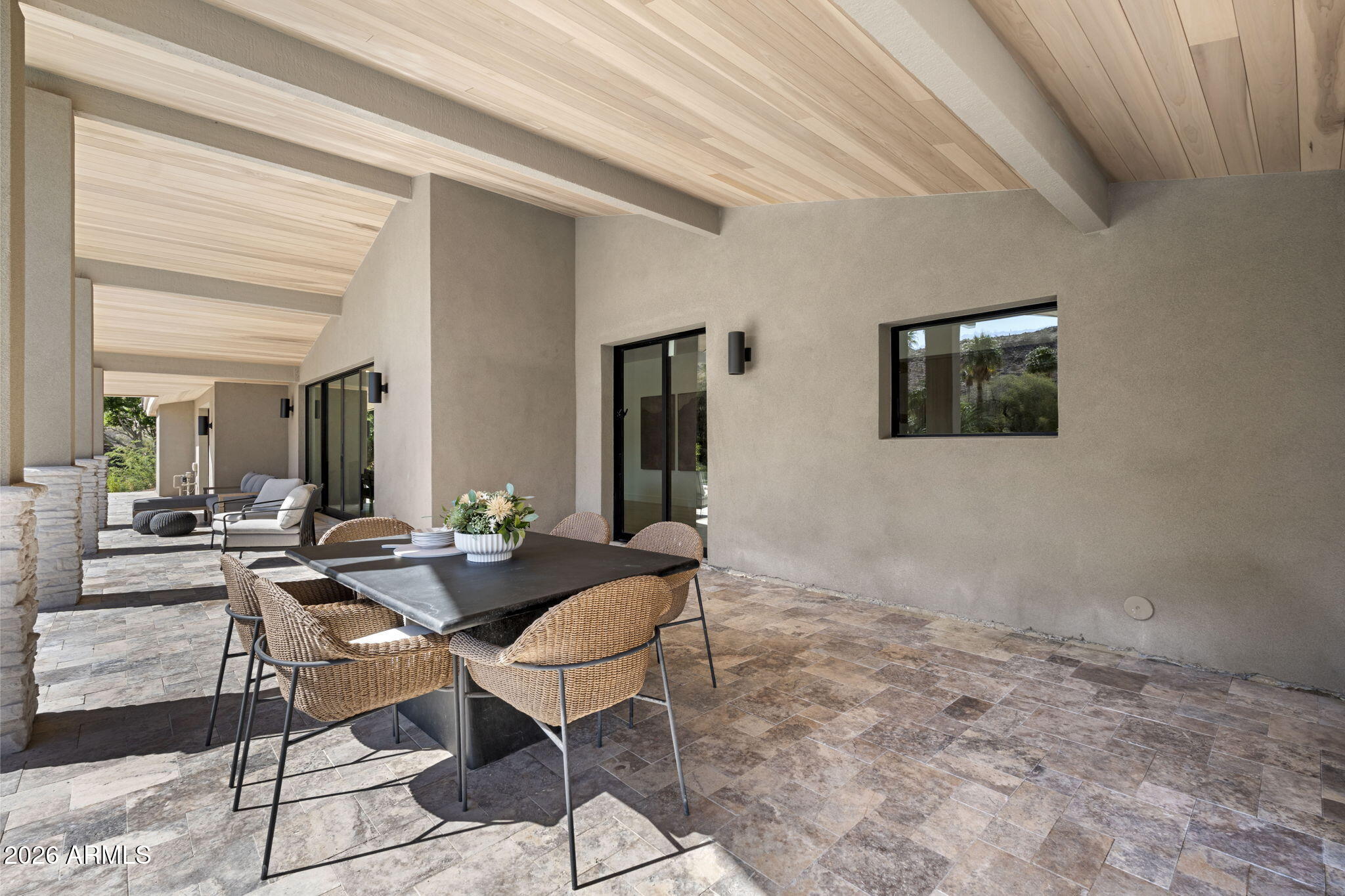 LINCOLN HILLS - Residential