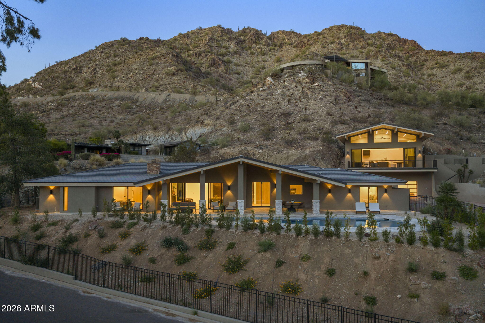 LINCOLN HILLS - Residential