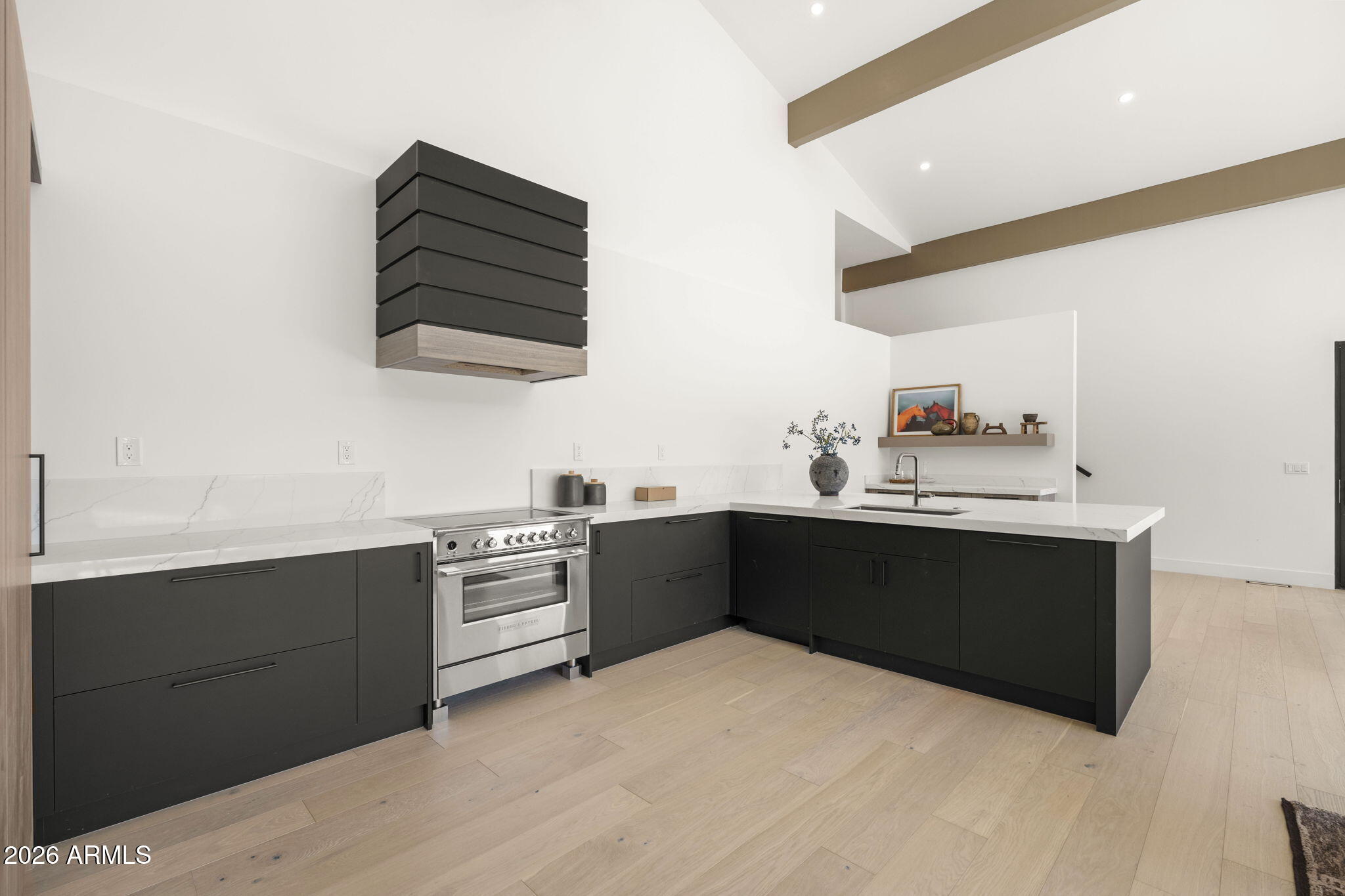LINCOLN HILLS - Residential