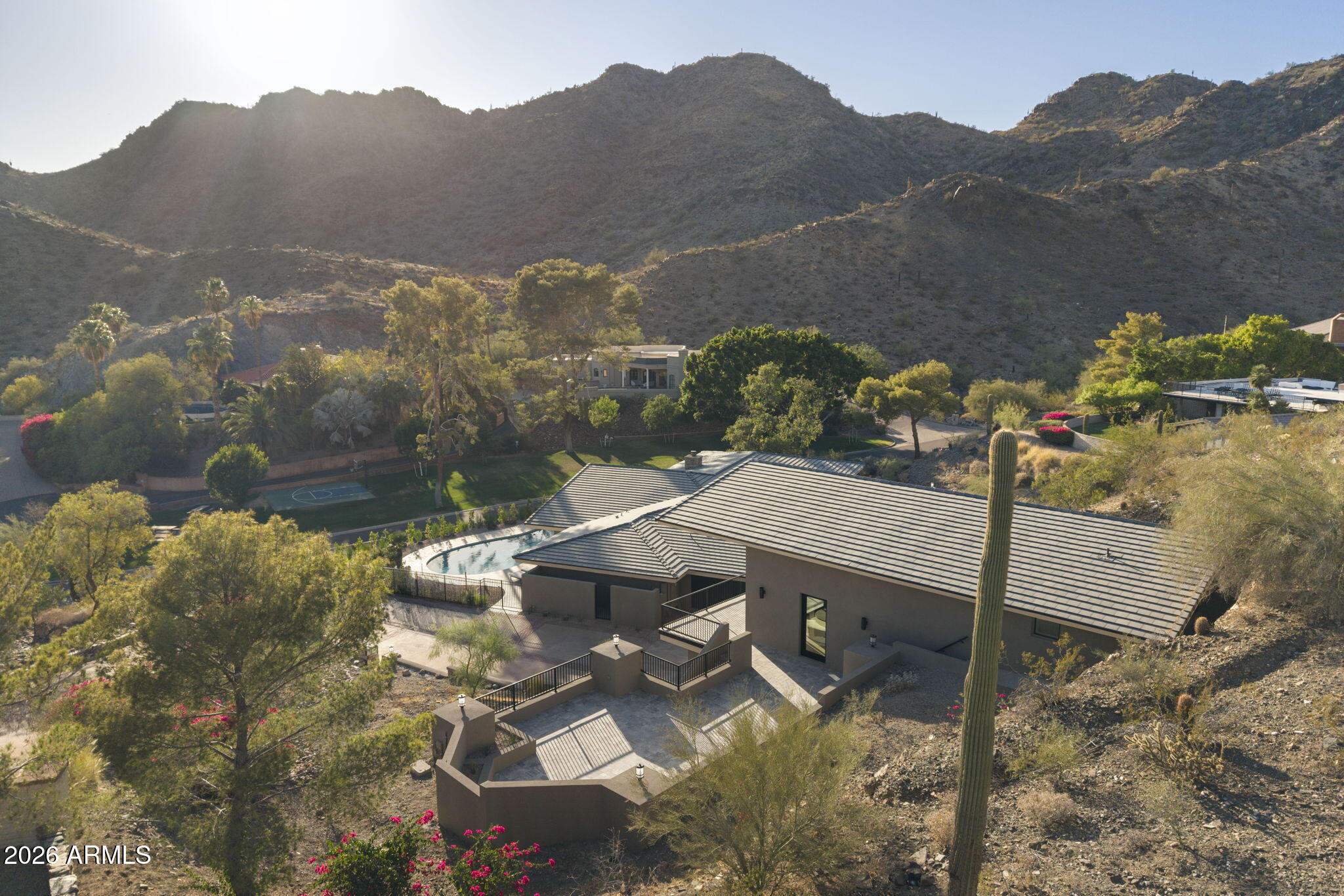 LINCOLN HILLS - Residential